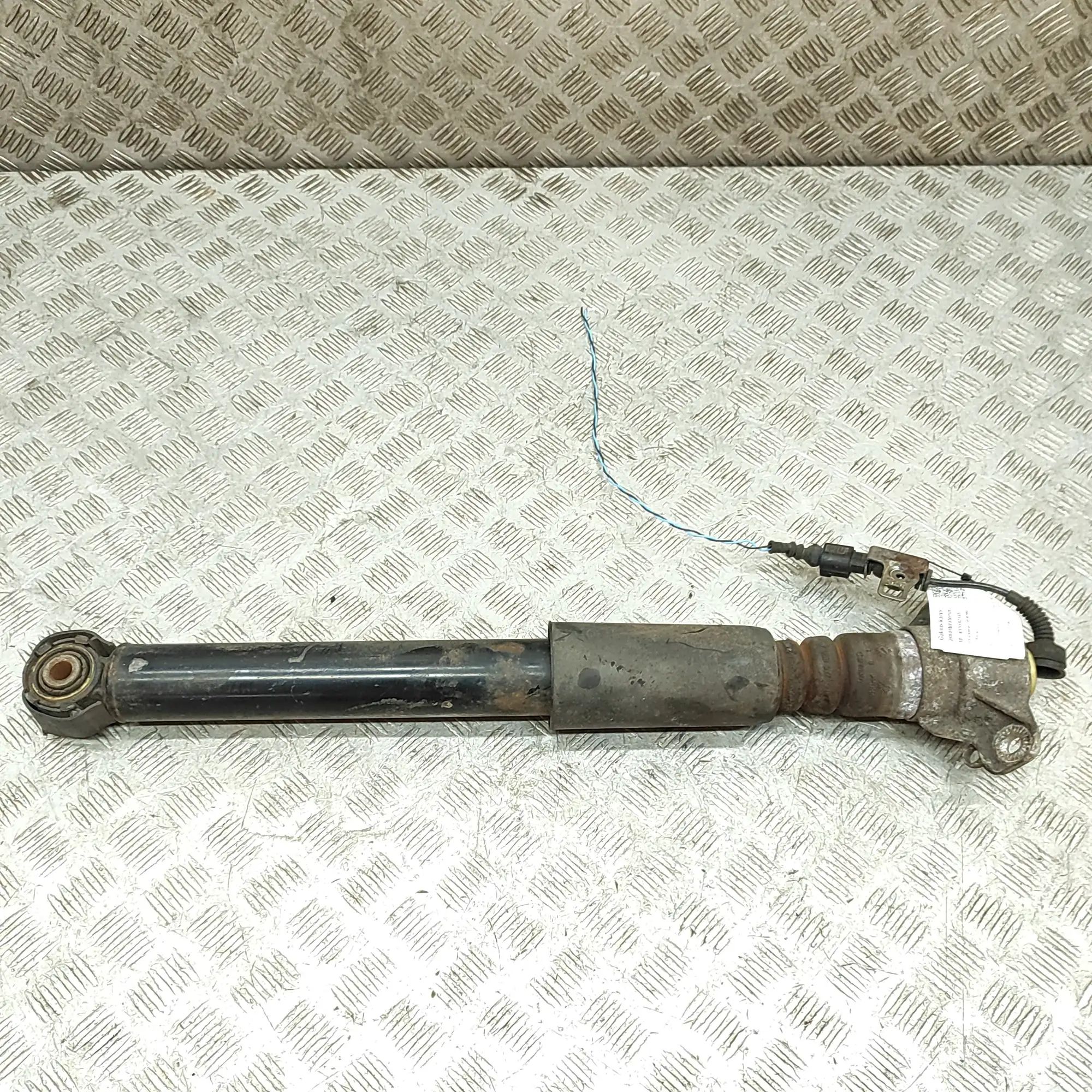 Porsche Macan Shock absorber — rear left Shock absorber — rear left — PORSCHE MACAN (95B...