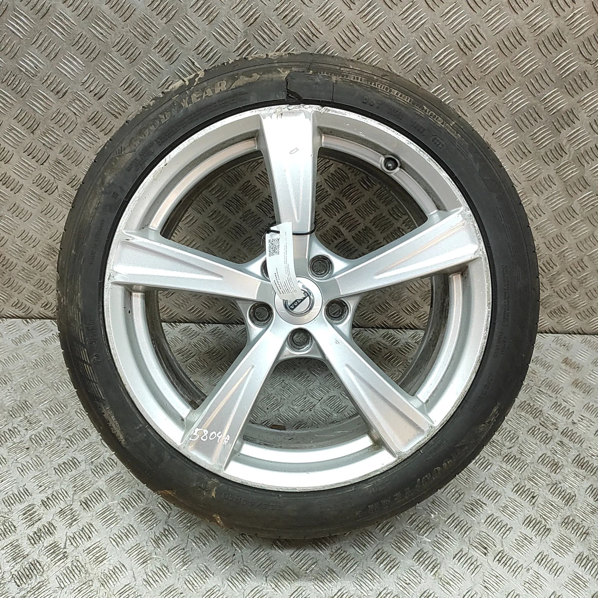 Volvo V60 Alloy Wheel Alloy wheel — VOLVO V60 (II 225, 227) (2018-......