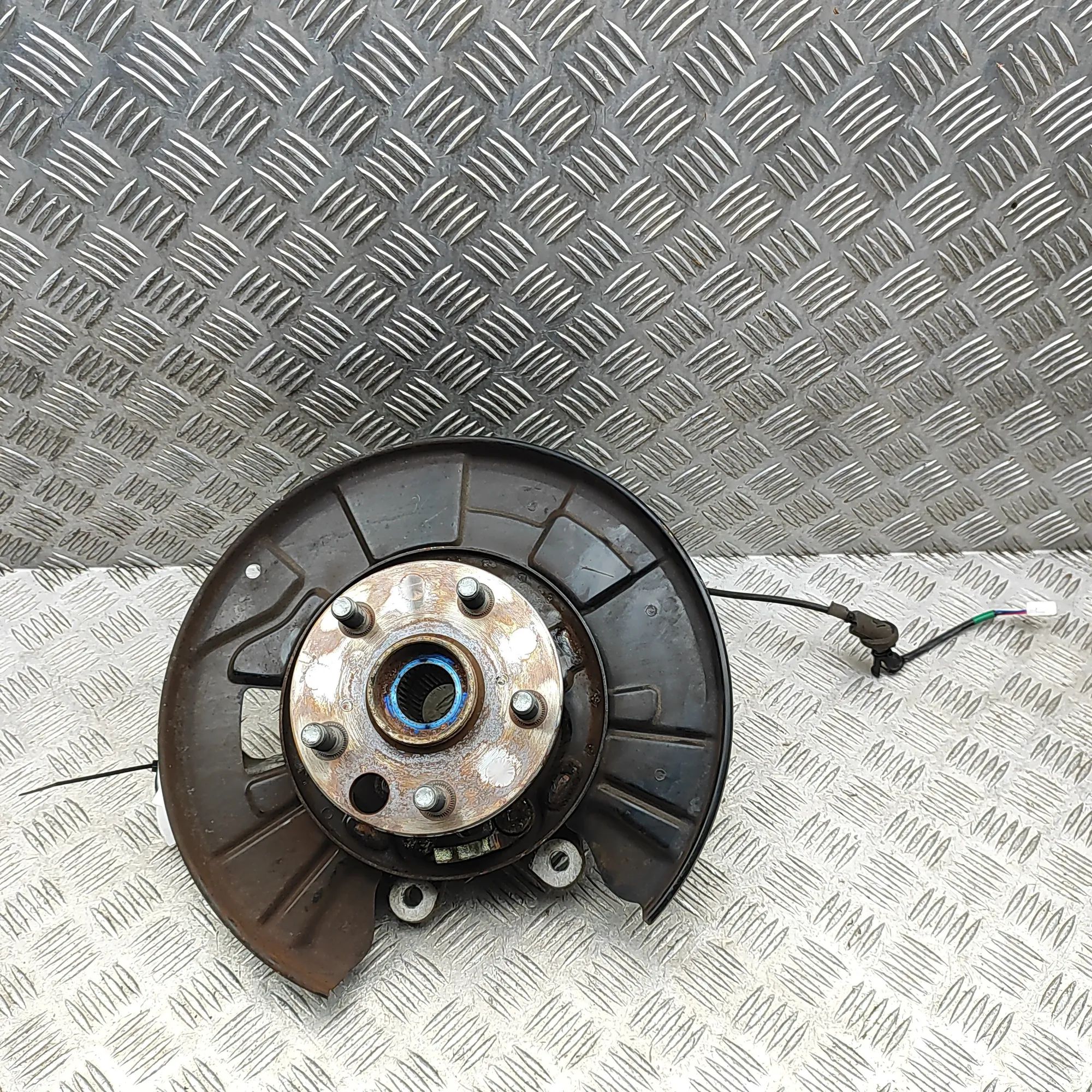 Lexus LS Rear Right Wheel Hub Rear Right Wheel Hub — LEXUS LS (_F4_) (2006-.....