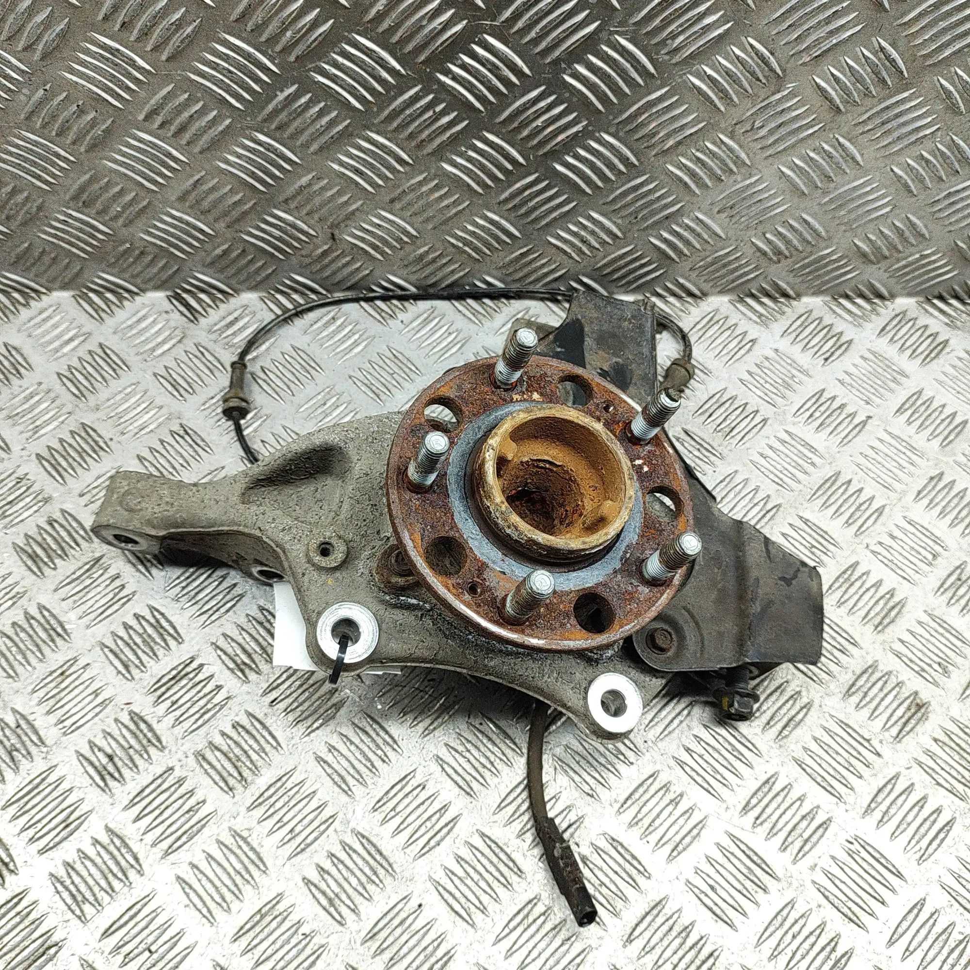 Hyundai Ioniq Front Left Wheel Hub Front Left Wheel Hub — HYUNDAI IONIQ (5 NE) (20...