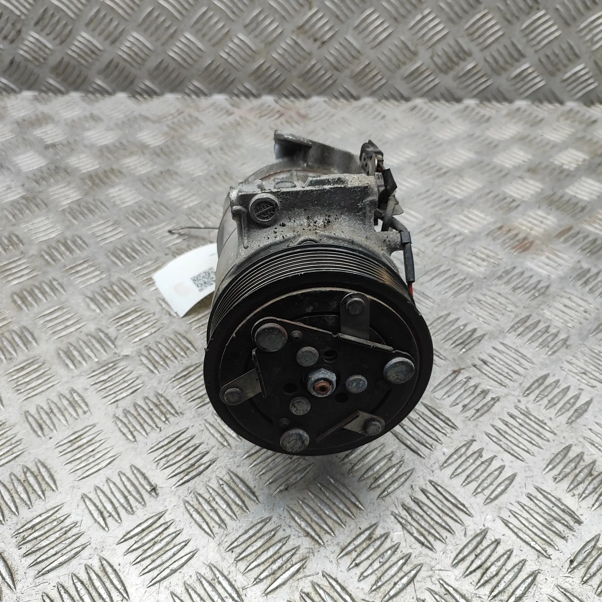 Nissan Juke Air-conditioning compressor Air-conditioning compressor — NISSAN JUKE (F16)...