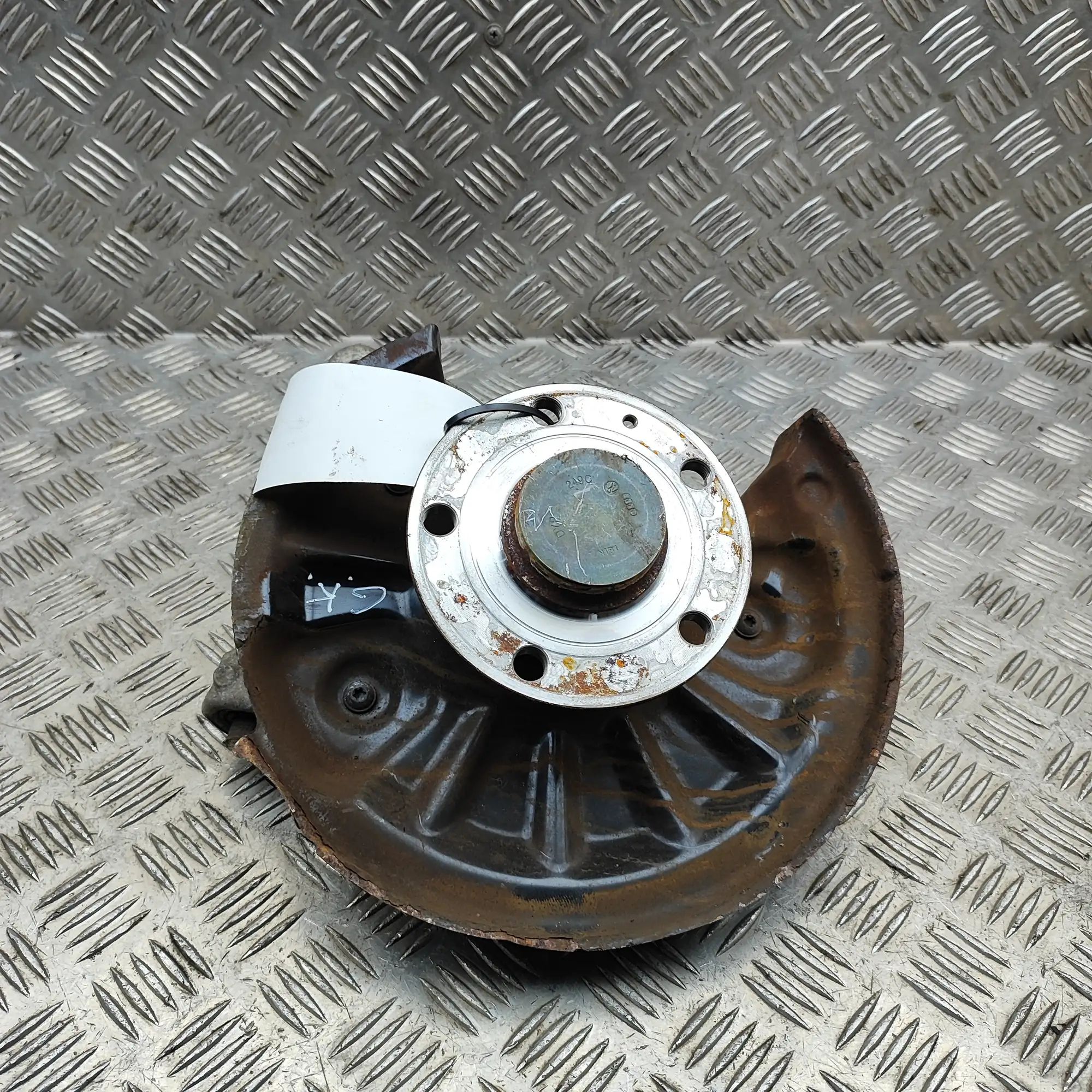 Skoda Octavia Rear Left Wheel Hub Spindle Rear Left Wheel Hub Spindle — SKODA OCTAVIA (IV...