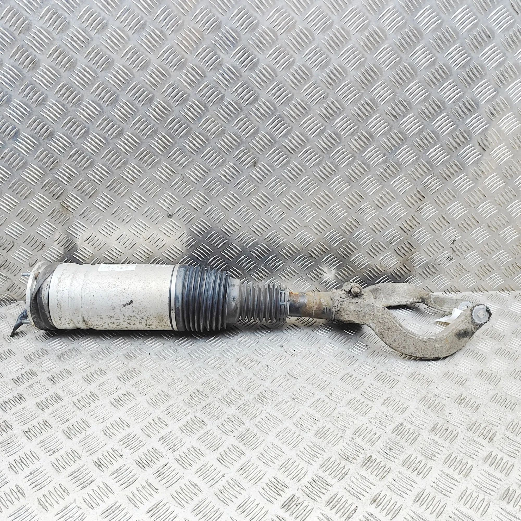 Land Rover Range Rover Sport (L494) Front Right Air Shock Absorber Front Right Air Shock Absorber — LAND ROVER RAN...