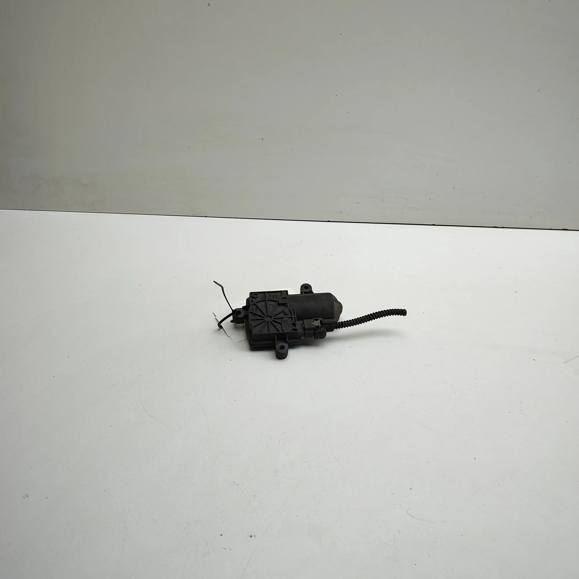 Audi TT (8S) Exhaust Valve Motor Exhaust Valve Motor — AUDI TT (FV3) (2014-...) ...