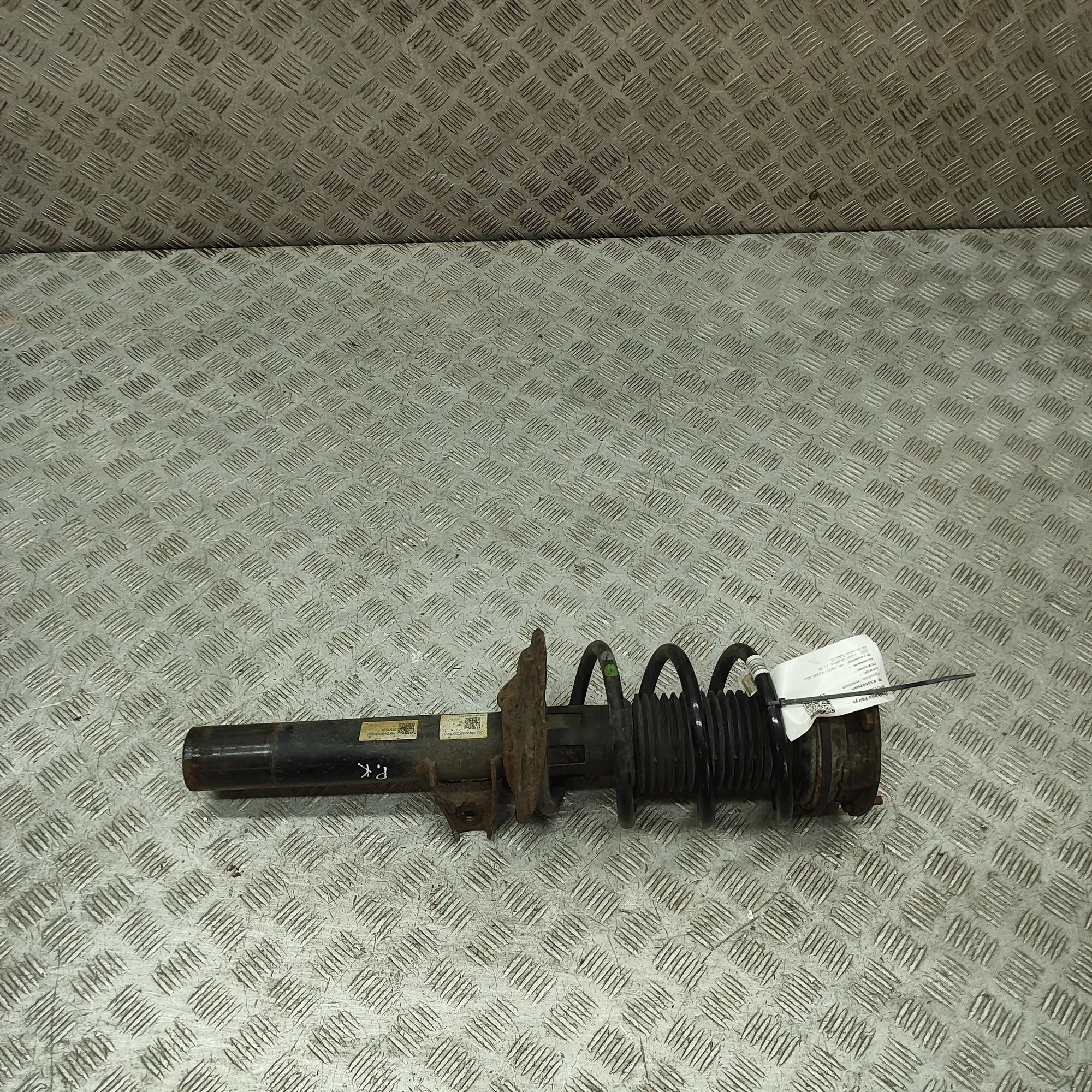 Volkswagen Caddy V Shock absorber — front left