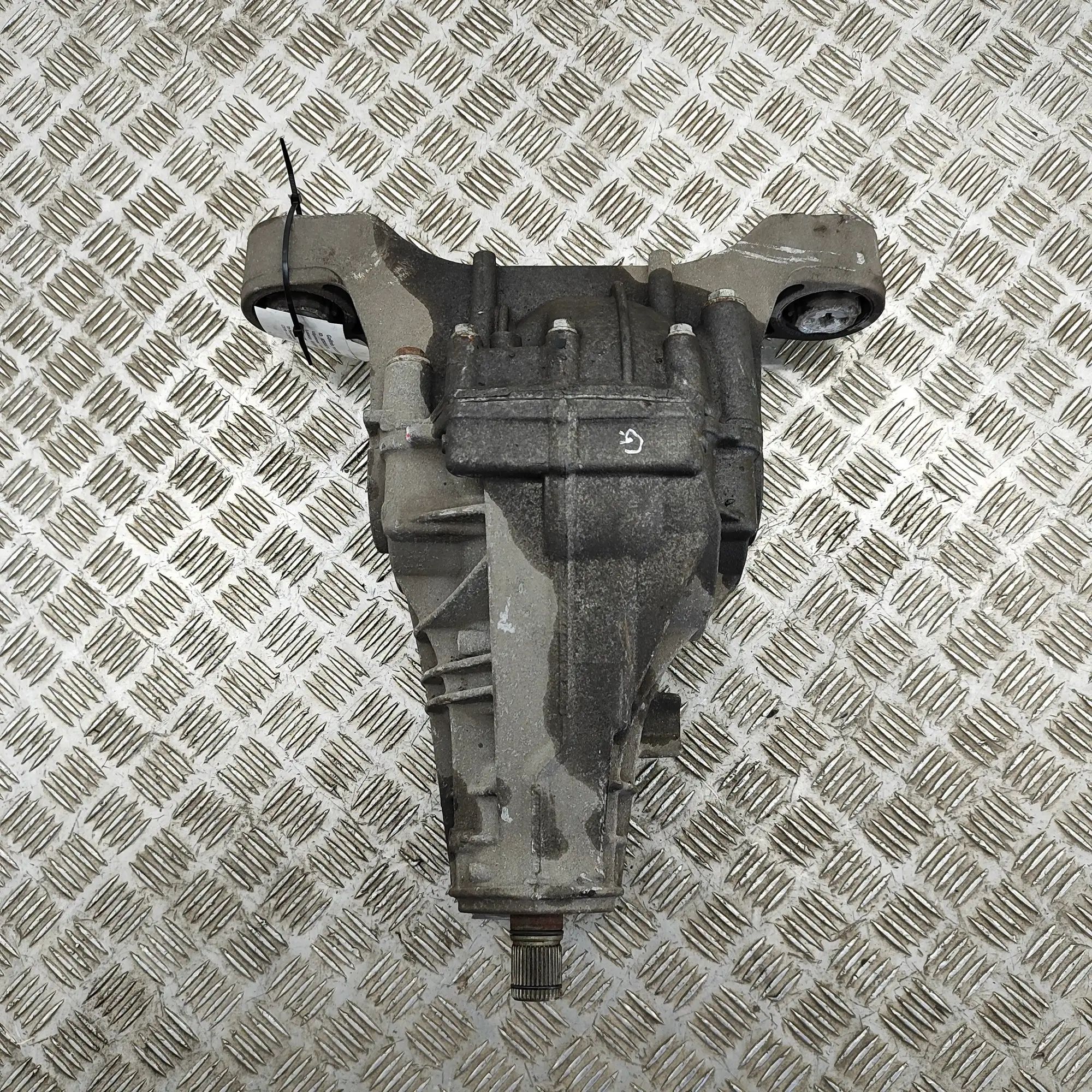 Porsche Cayenne rear differential Rear differential — PORSCHE CAYENNE (92A) (2010...