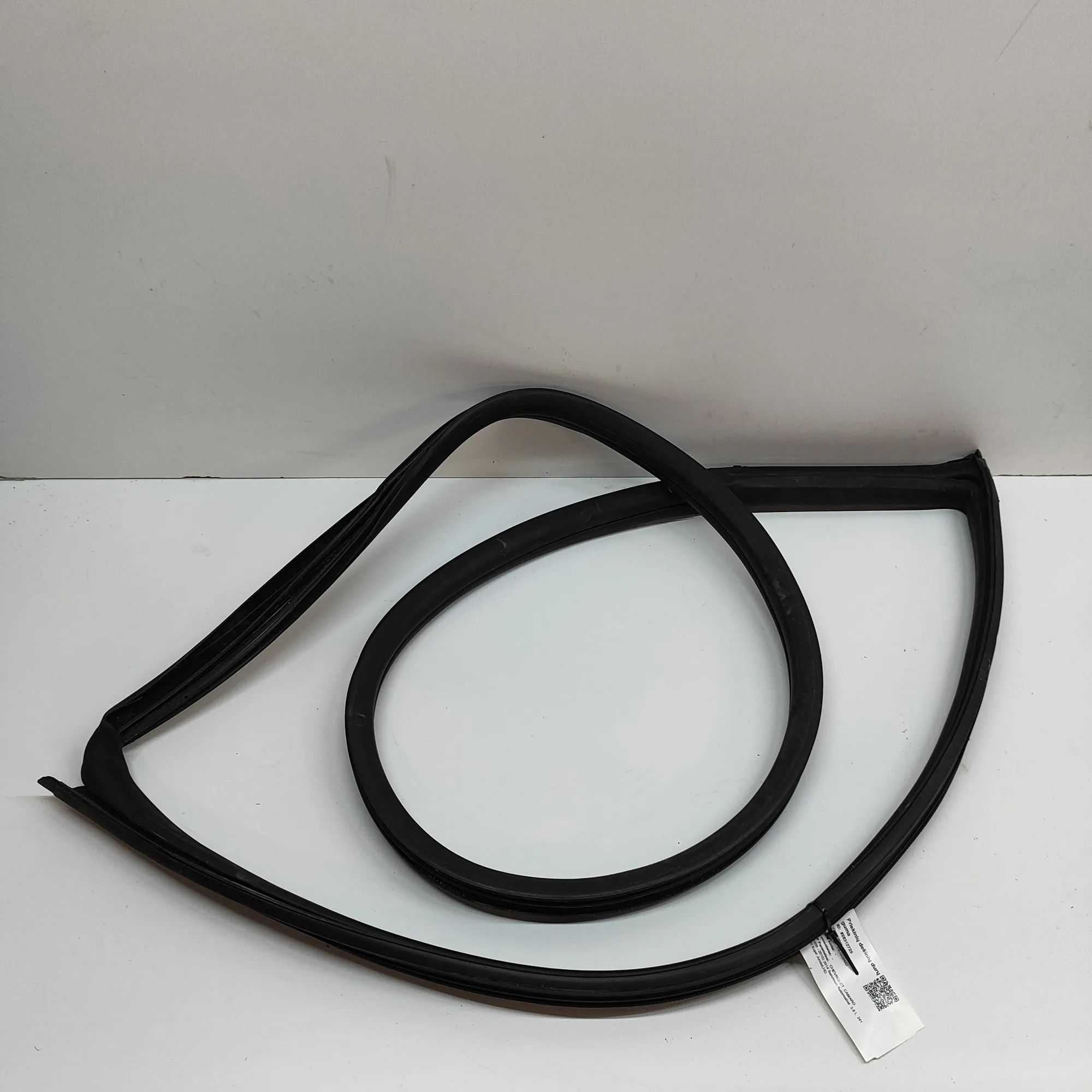 Chevrolet Camaro Door rubber seal — front right Door rubber seal — front right — CHEVROLET CAMA...