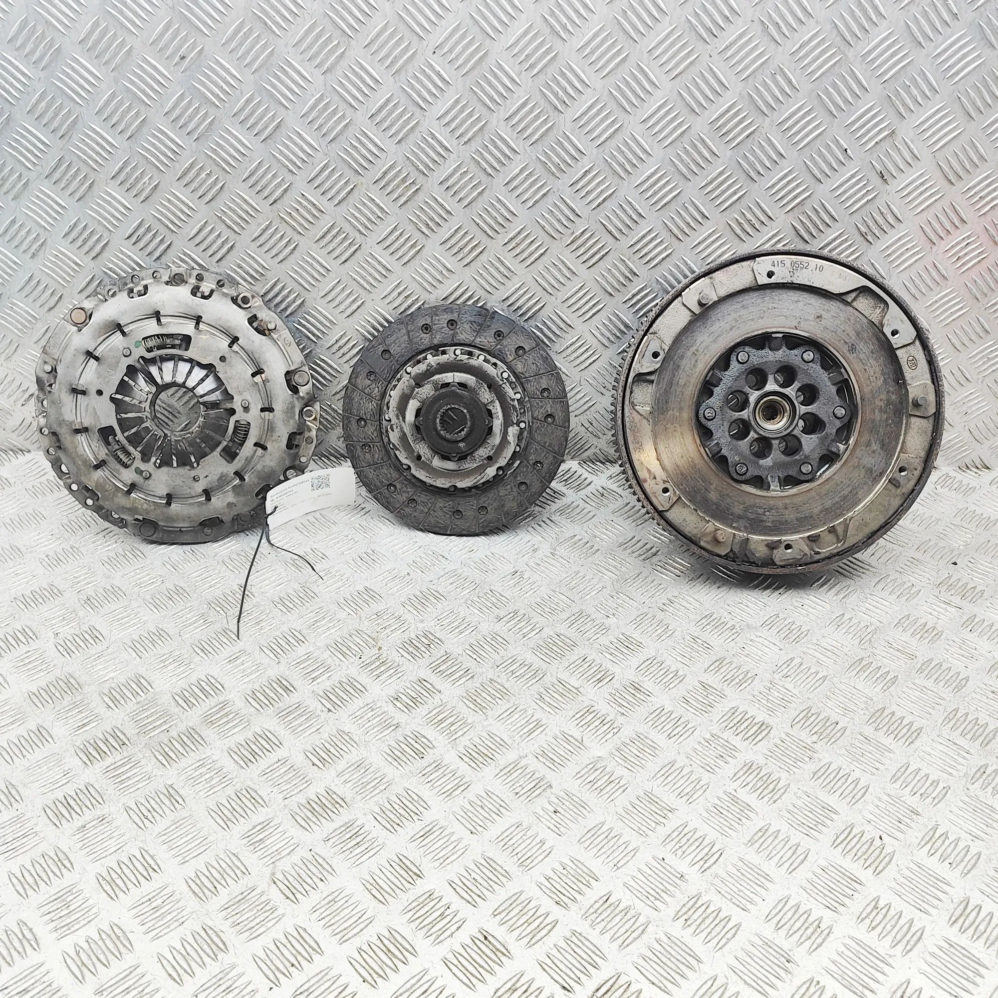 BMW 1 (E81 / E82 / E87 / E88) kytkinsarja Clutch kit — BMW 1 SERIES (E81, E82, E87, E88) ...