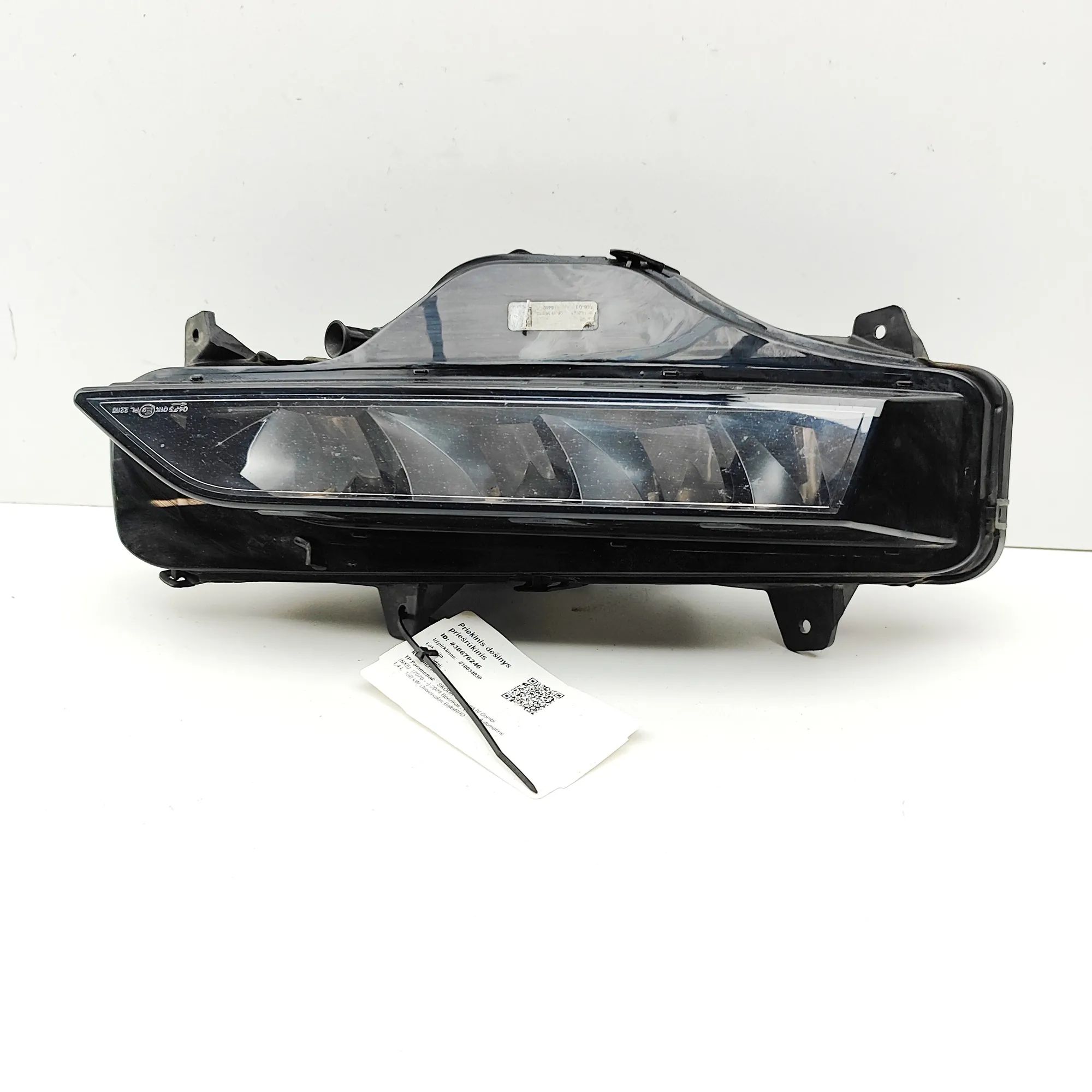 Skoda Octavia Front Right Fog Light Front Right Fog Light — SKODA OCTAVIA (IV Combi...