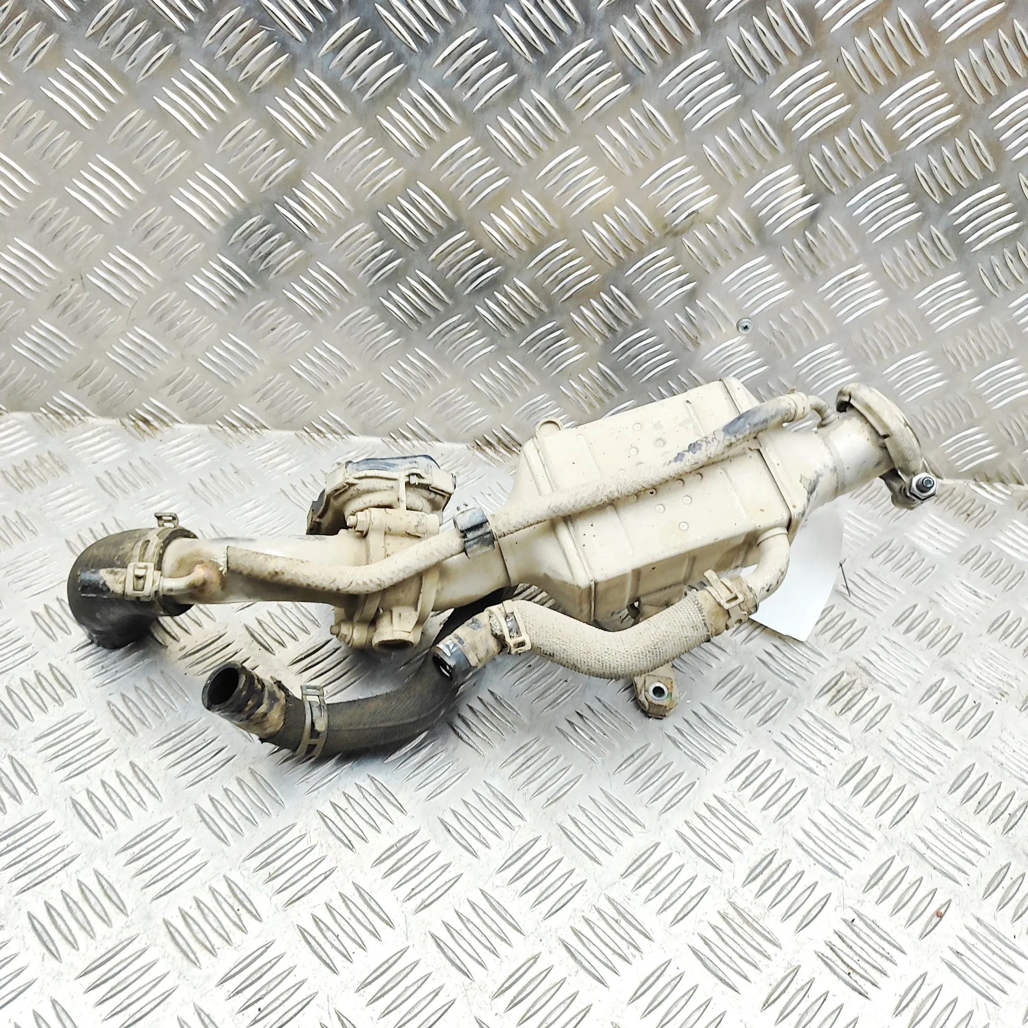 Audi Q5 (FY) EGR jahutus EGR cooler — AUDI Q5 (FY) (2016-...) — 05913147...