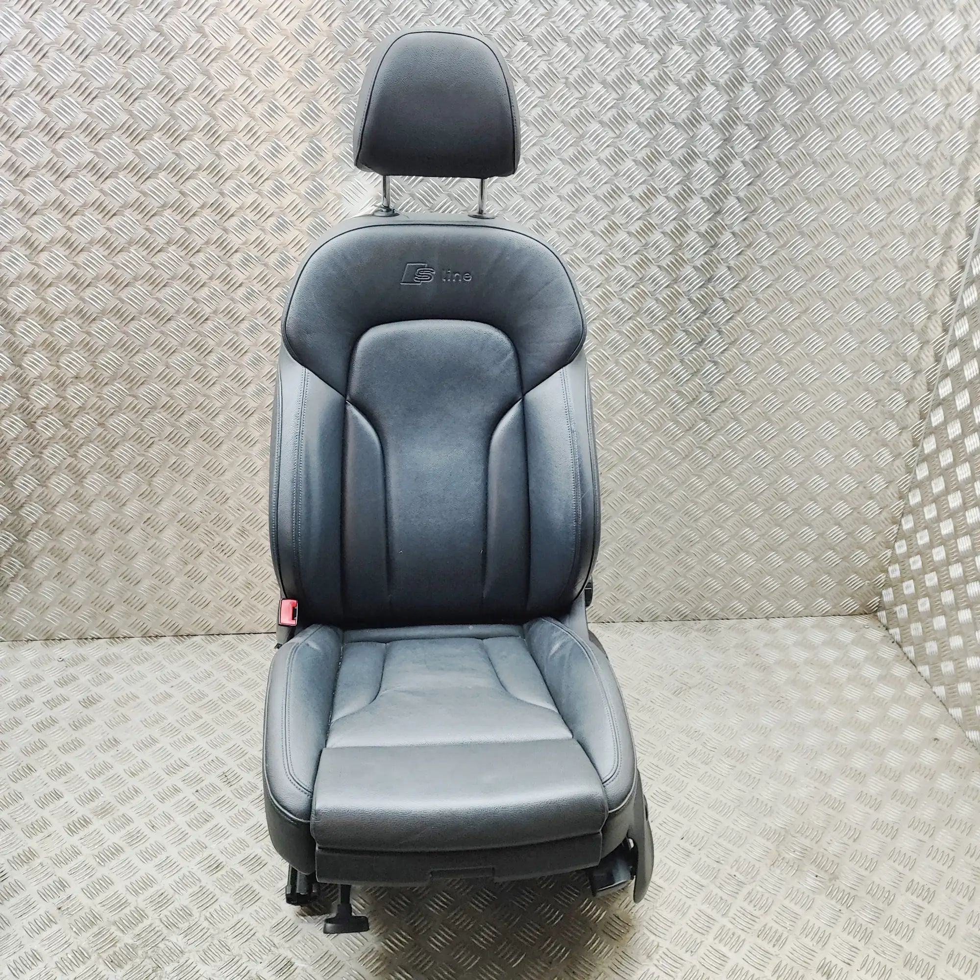Audi Q5 (8R) Front Left Seat Front left seat — AUDI Q5 (8R) (2008-2017) — 8R...
