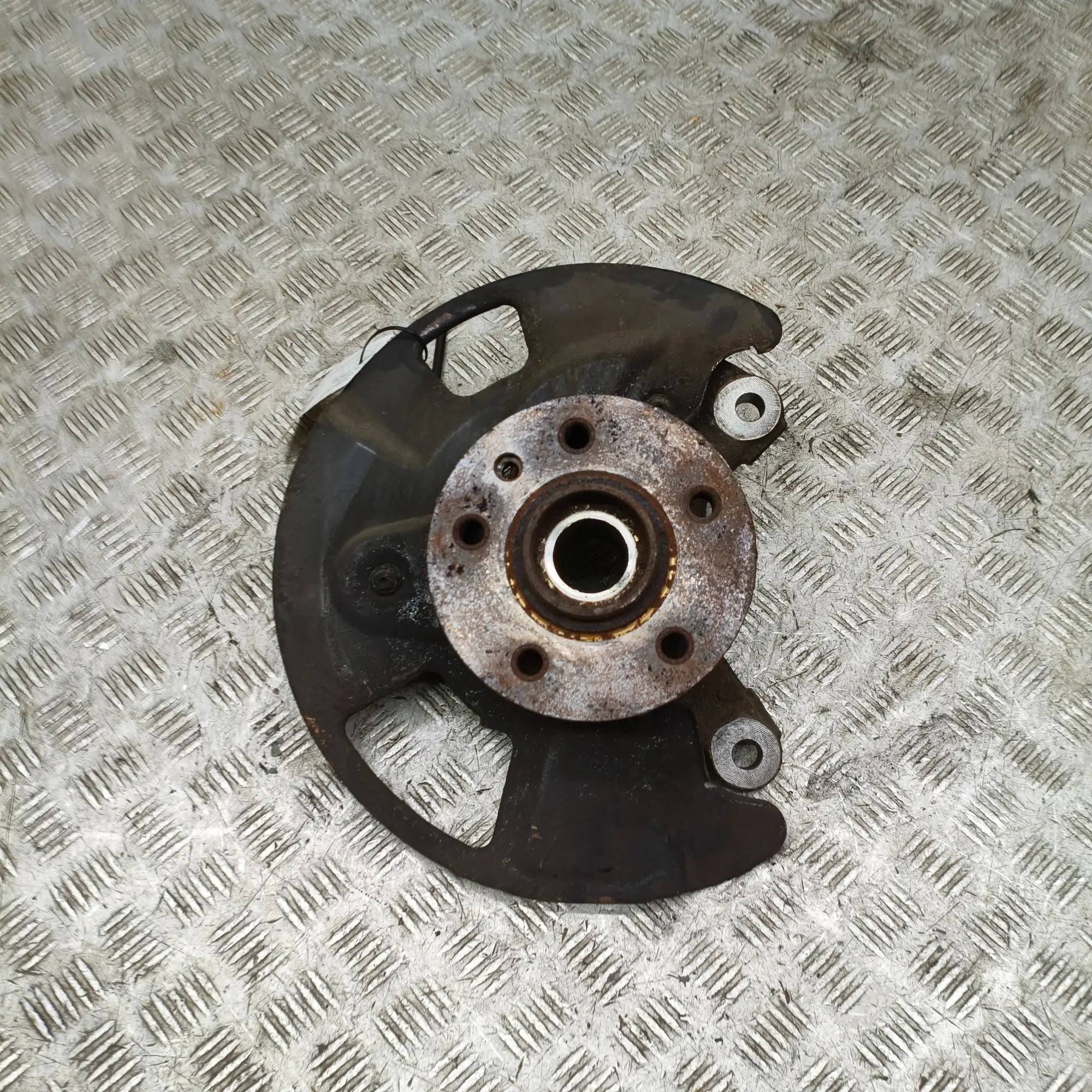 Volkswagen Crafter Front Right Wheel Hub Front Right Wheel Hub — VW CRAFTER (Van SY_) (2...