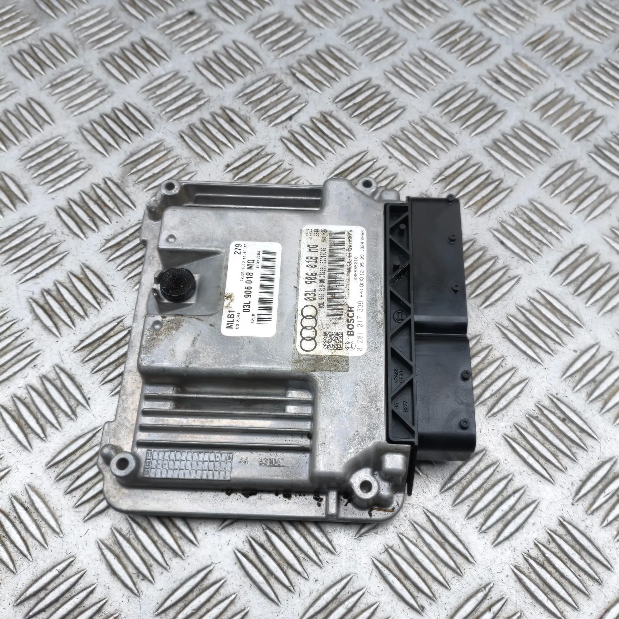 Audi Q5 (8R) Engine Control Unit Engine Control Unit — AUDI Q5 (8R) (2008-2017) ...