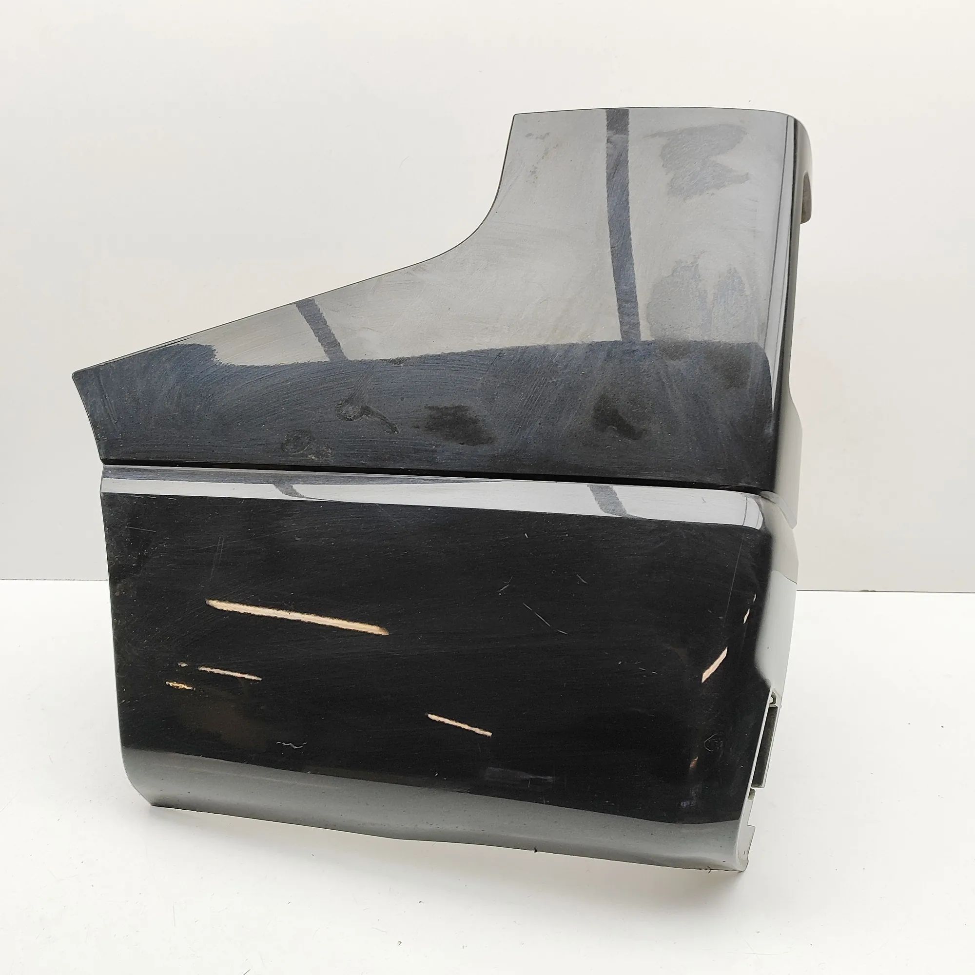 Opel Vivaro (B) Rear bumper corner — left Rear bumper corner — left — OPEL VIVARO (Combi)...