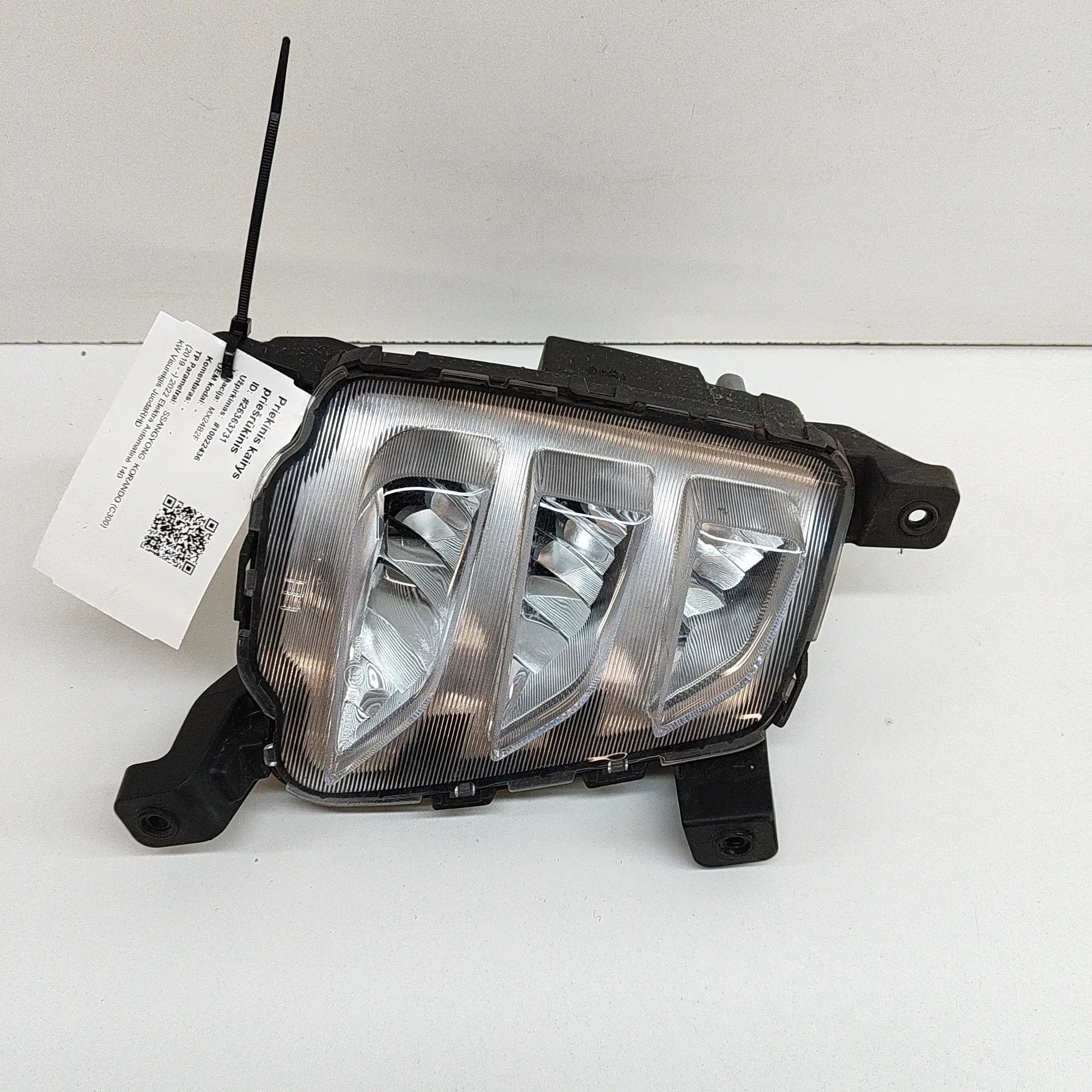 Ssangyong Korando Front Left Fog Light Front Left Fog Light — SSANGYONG KORANDO (C300)...