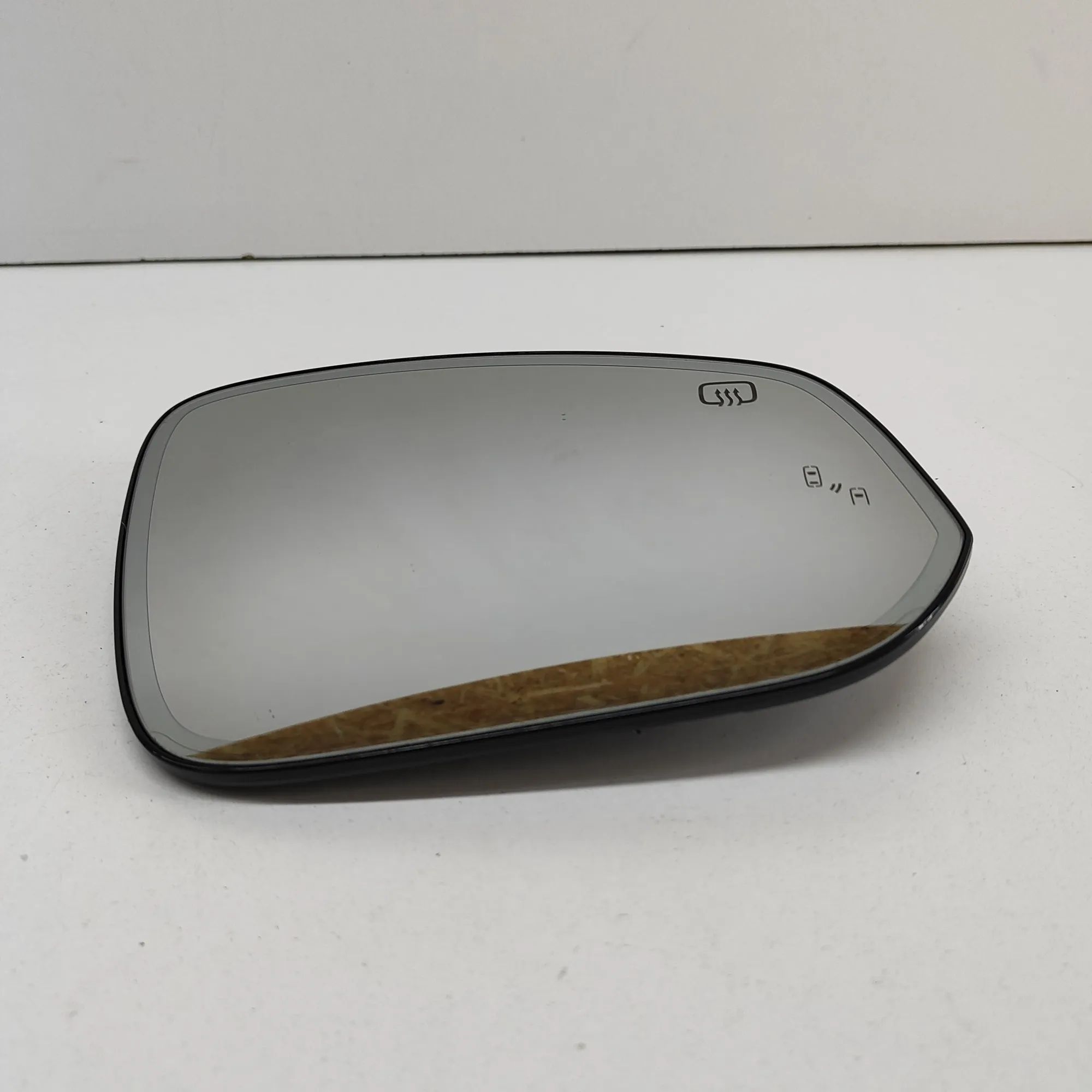 Toyota Sienna Door mirror glass — front right Door mirror glass — front right — TOYOTA SIENNA...