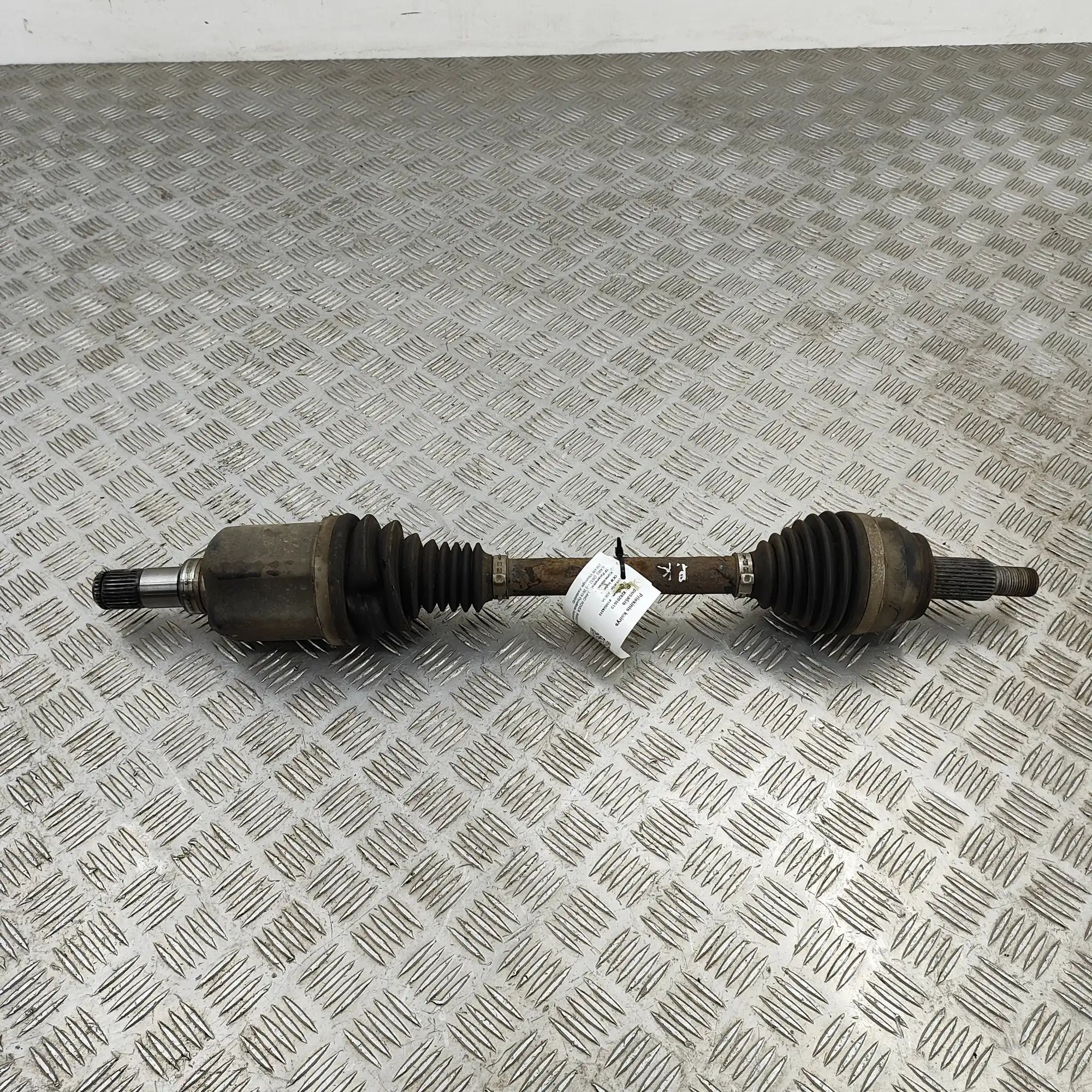 Land Rover Range Rover (L405) Front Left Driveshaft Front Left Driveshaft — LAND ROVER RANGE ROVER ...