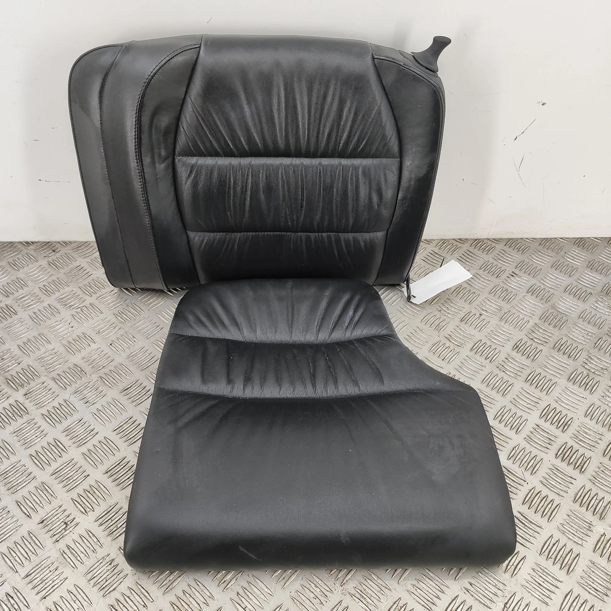 Porsche 911 (996) Takapenkki Rear seat — PORSCHE 911 (996) (1997-2005) — 996...