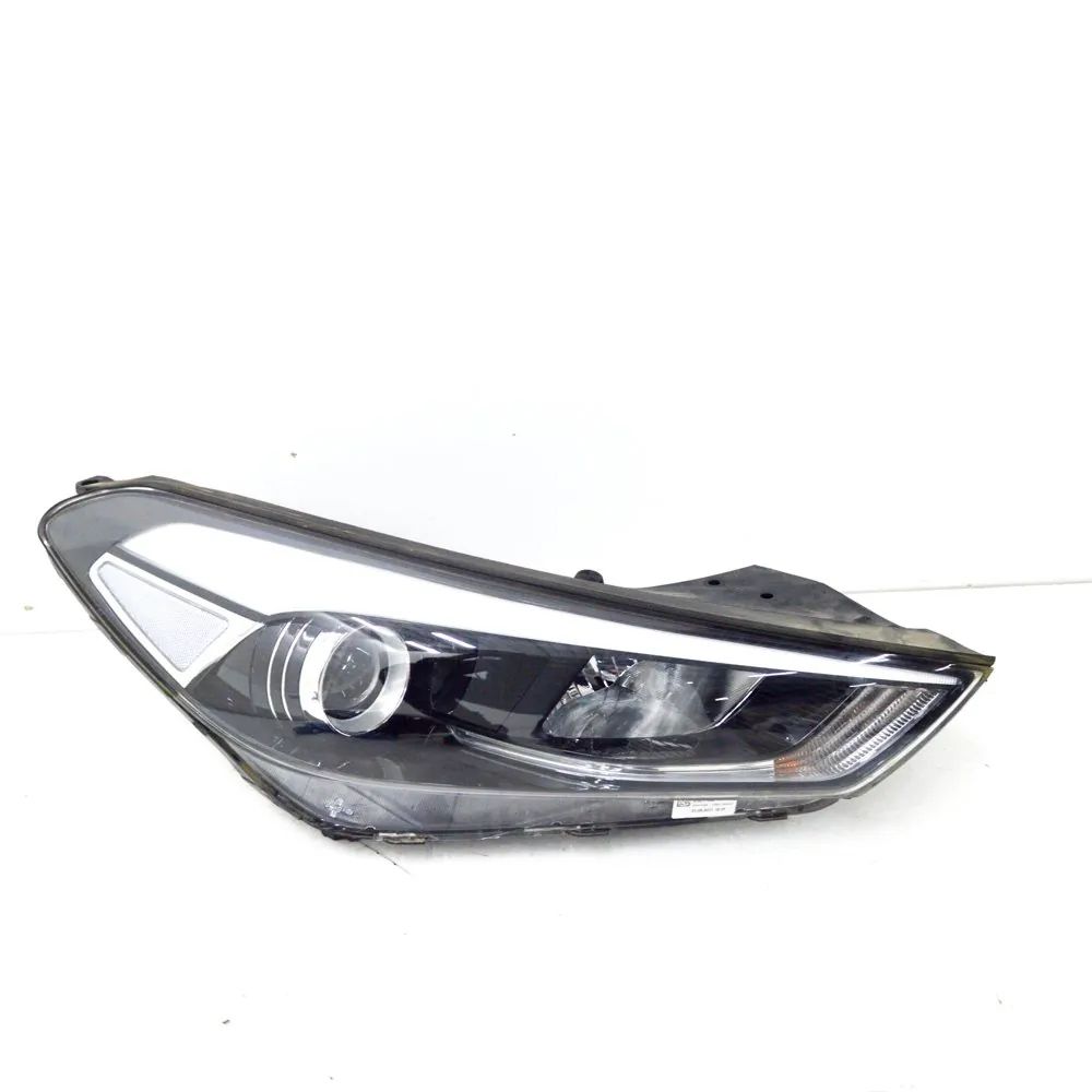 Hyundai Tucson Front Right Headlight Front Right Headlight — HYUNDAI TUCSON (TL, TLE...