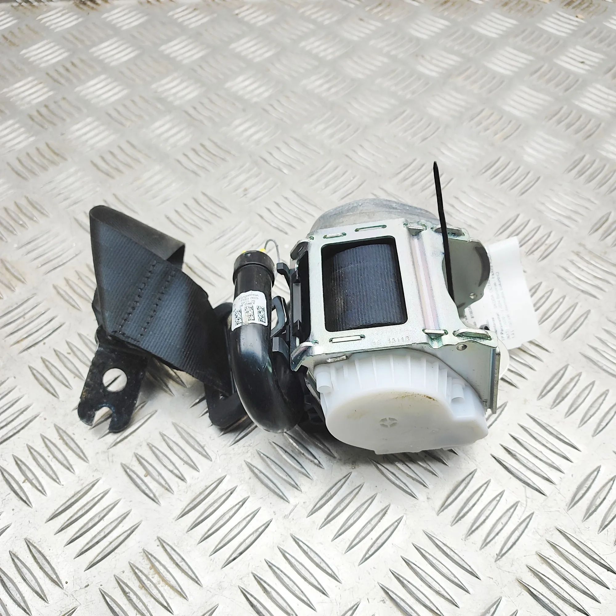 Skoda Octavia Rear Right Seatbelt Rear Right Seatbelt — SKODA OCTAVIA (IV Combi N...