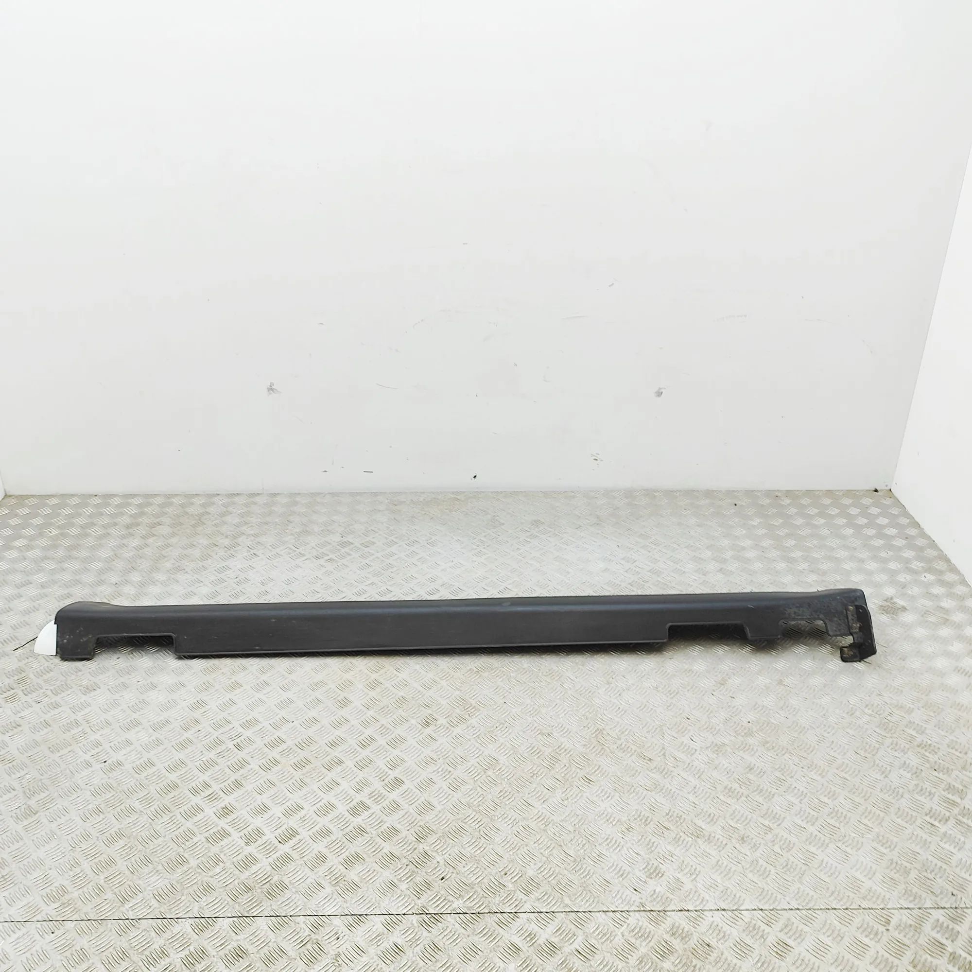 Kia Niro Left Side Plastic Sideskirt Cover Left Side Plastic Sideskirt Cover — KIA NIRO (2...