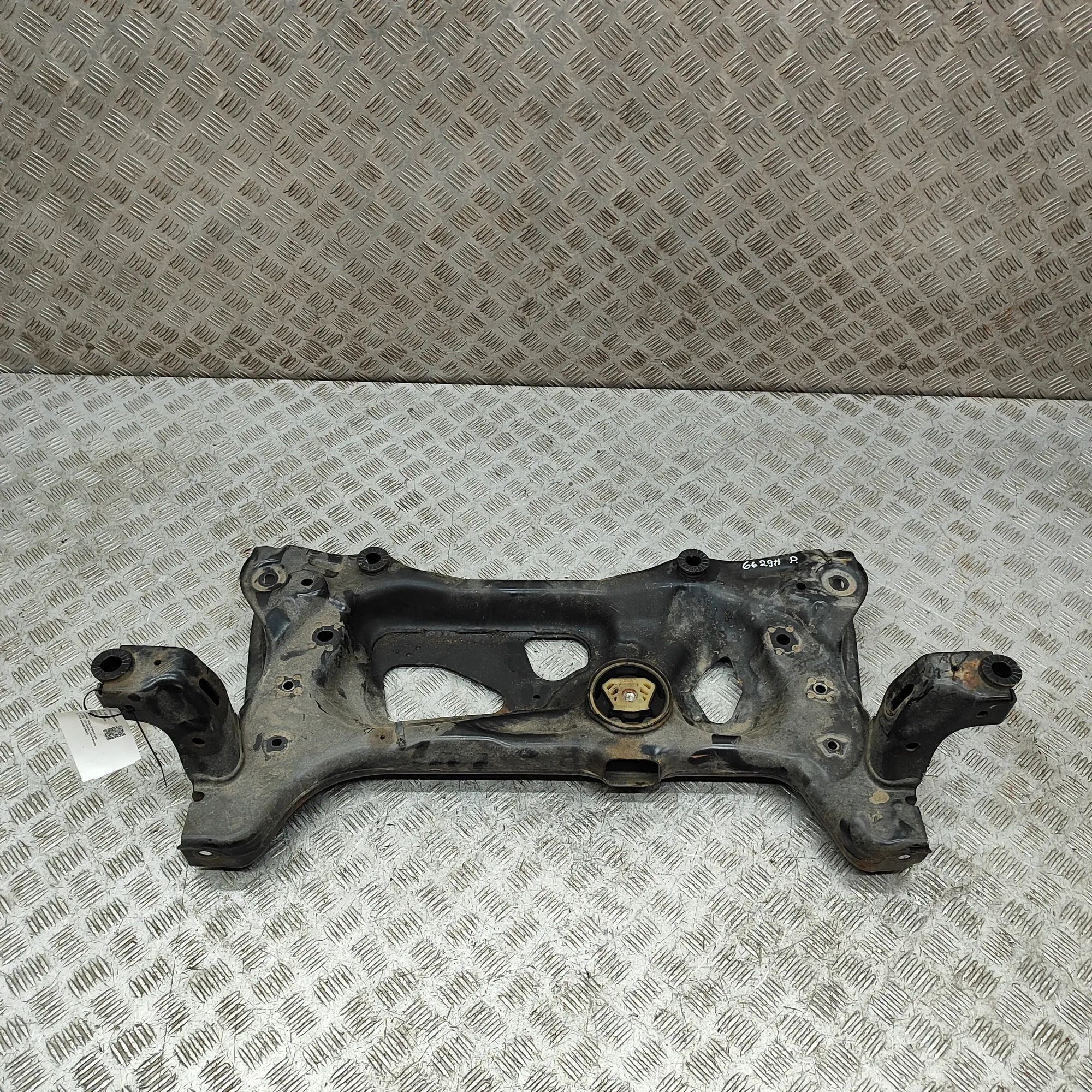 Skoda Octavia Front subframe Front subframe — SKODA OCTAVIA (IV Combi NX5) (...