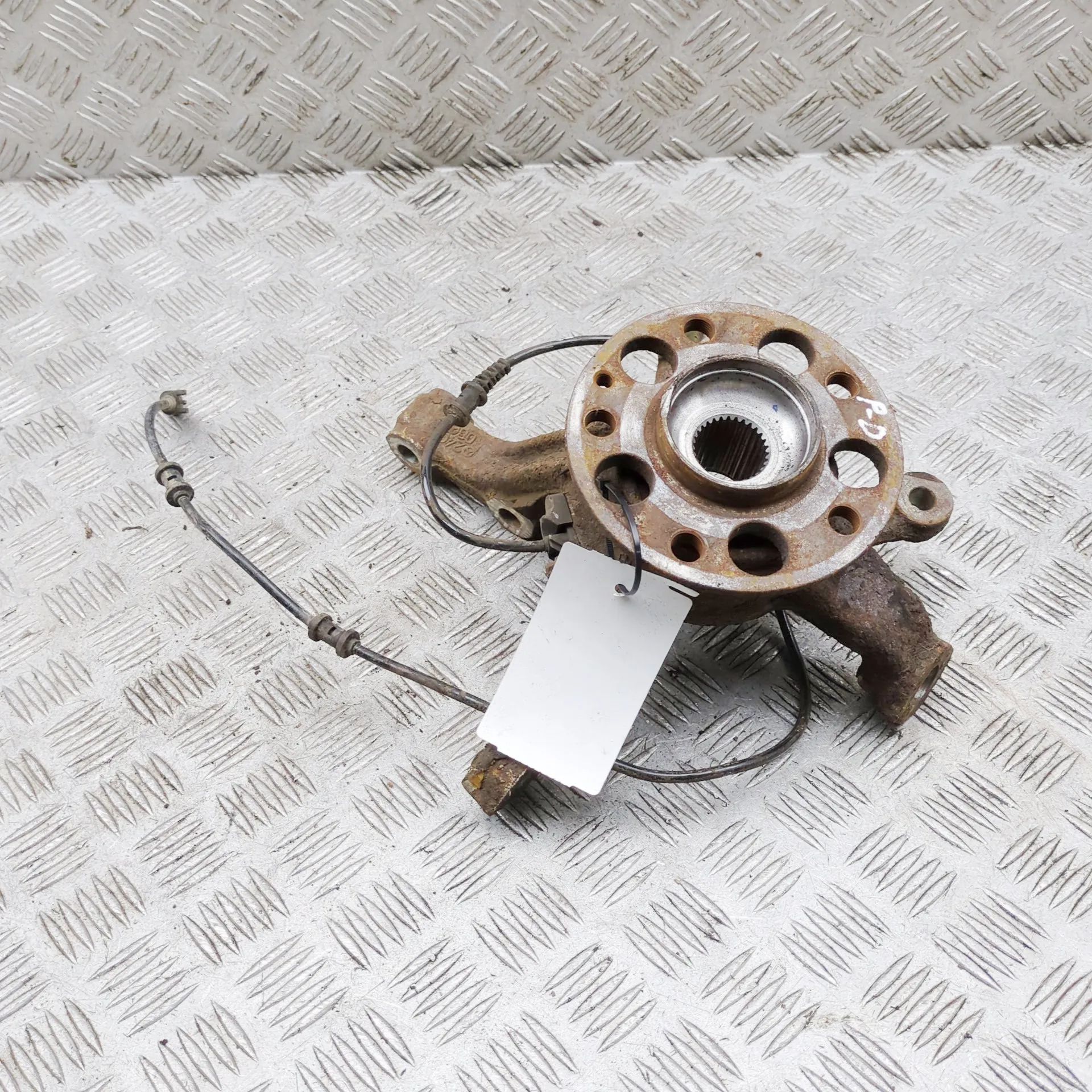 Mercedes-Benz CLA (C117) Front Right Wheel Hub