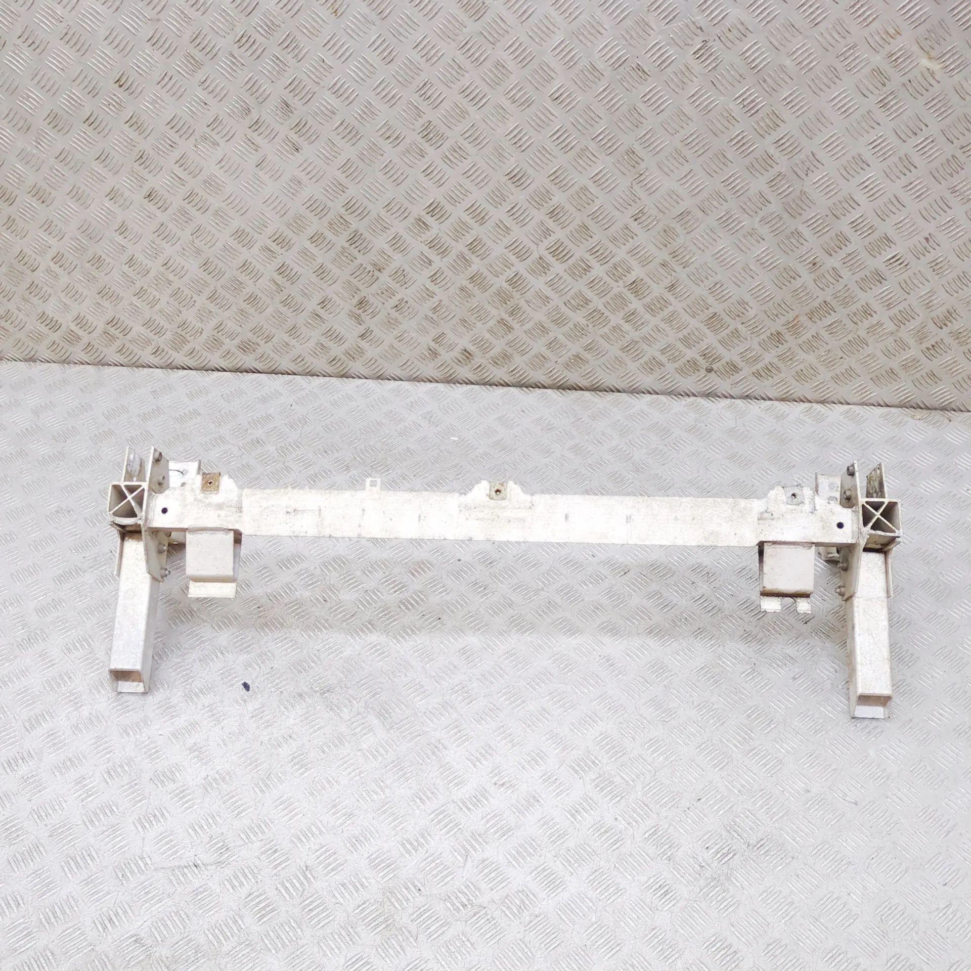 Mercedes-Benz CLA (C117) Radiator Holder