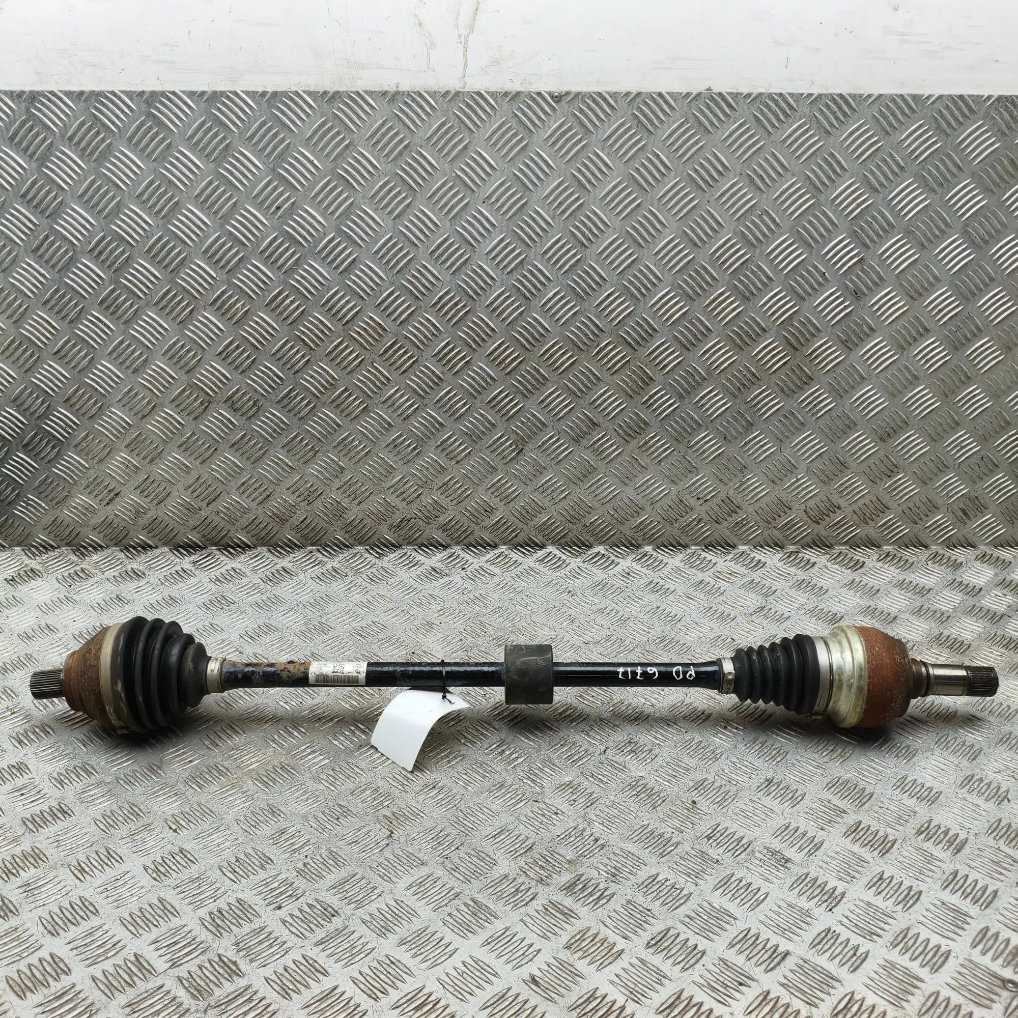 Audi Q3 (F3) Front Right Driveshaft Front Right Driveshaft — AUDI Q3 (F3) (2018-......