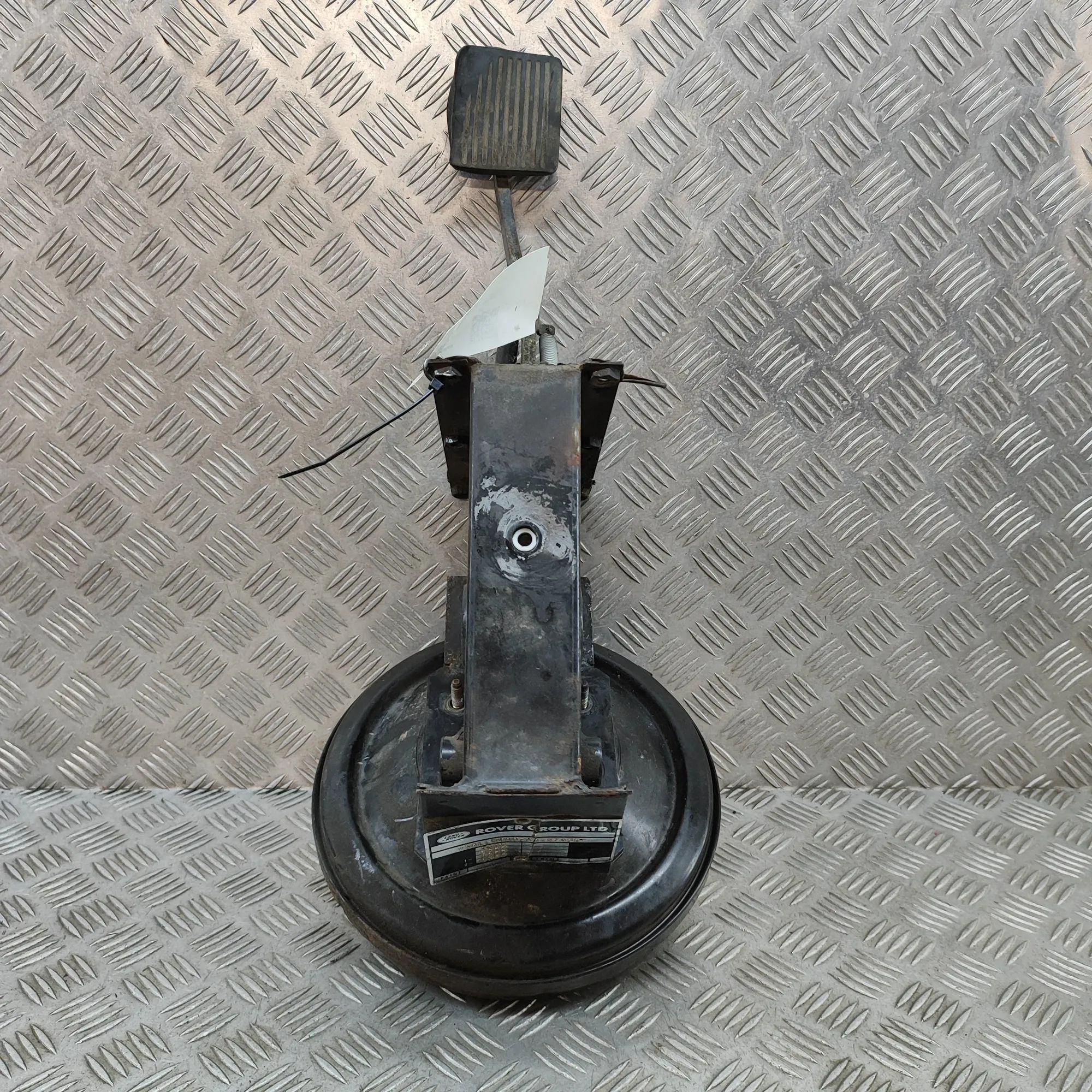Land Rover Defender Brake Servo Booster Brake Servo Booster — LAND ROVER DEFENDER (L315...