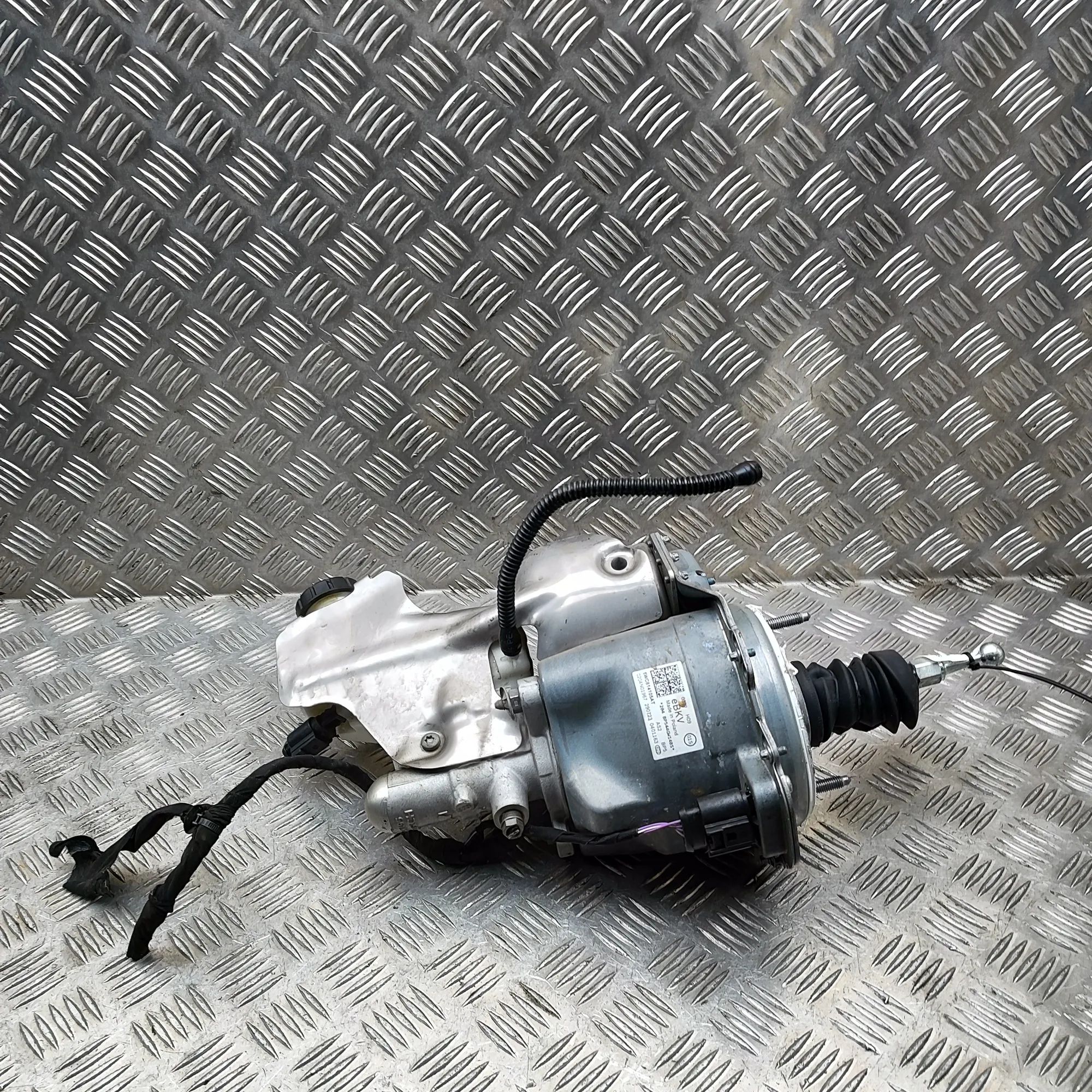 Skoda Octavia Brake Servo Booster Brake Servo Booster — SKODA OCTAVIA (IV Combi N...