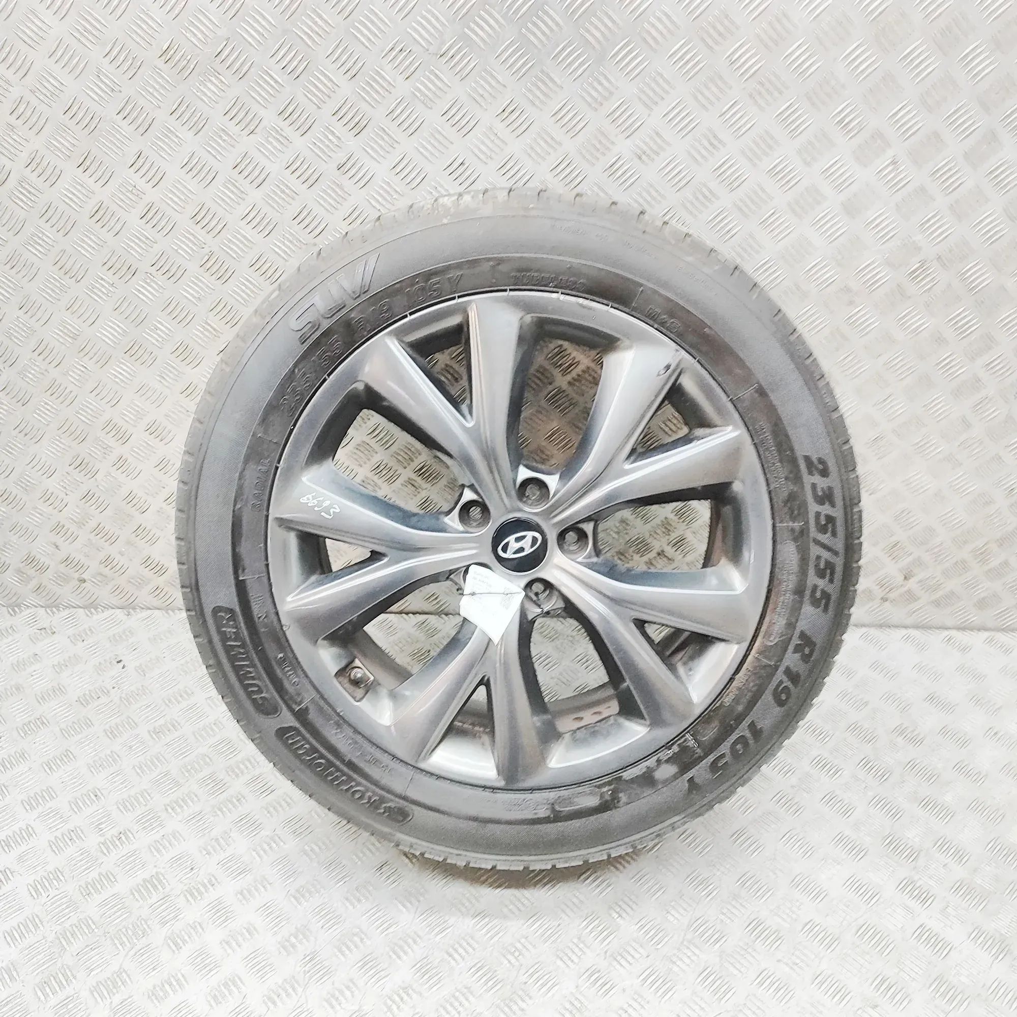 Hyundai Santa Fe Alloy Wheel Alloy wheel — HYUNDAI SANTA (FÉ III DM) (2012-....