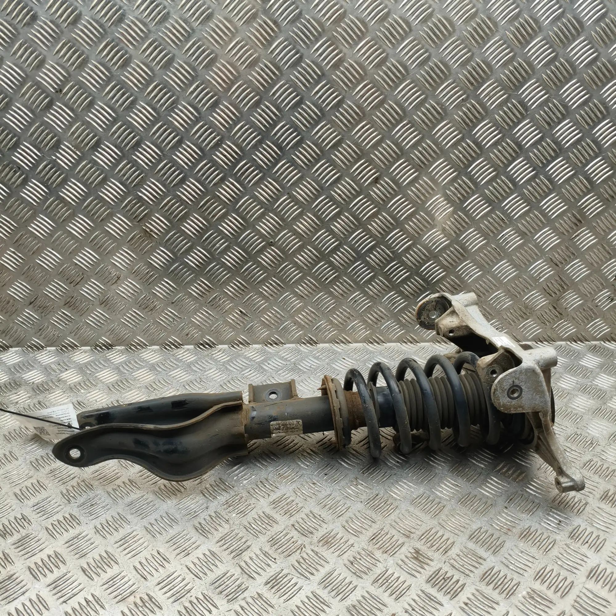 Tesla Model 3 Shock absorber — front right Shock absorber — front right — TESLA MODEL 3 (2...
