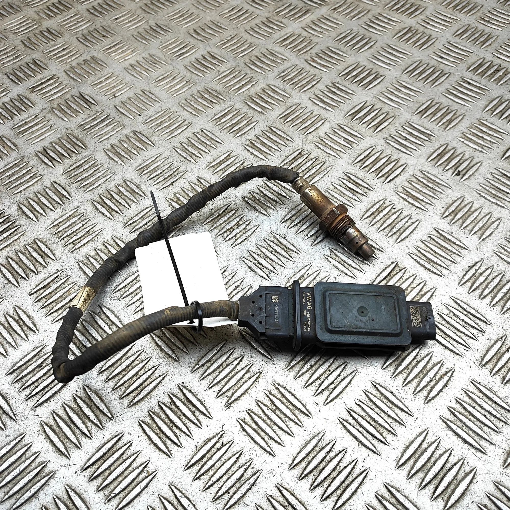 Volkswagen Crafter Lambda Oxygen Sensor Lambda Oxygen Sensor — VW CRAFTER (Van SY_) (20...