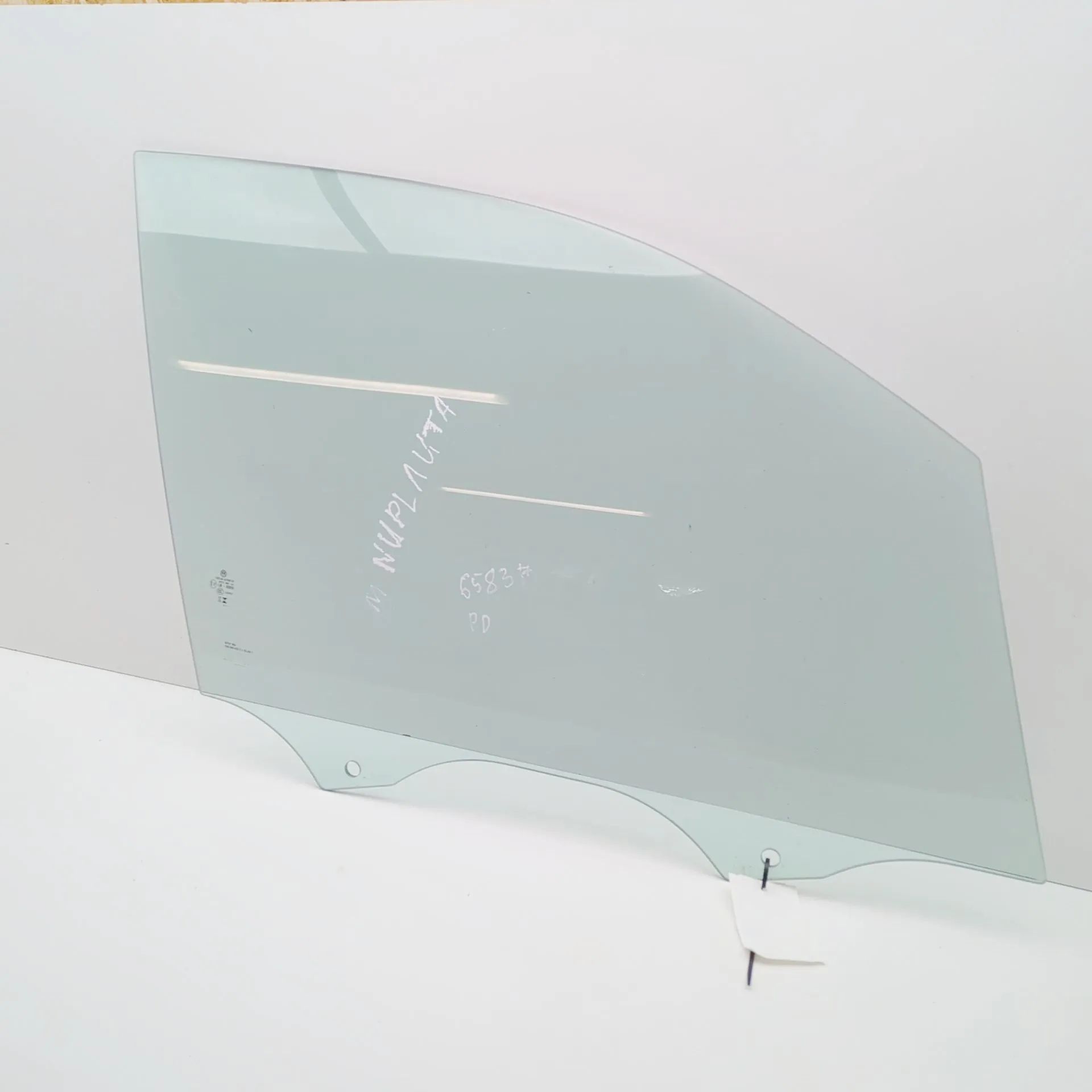 Volkswagen Touareg Front Right Door Window Front Right Door Window — VW TOUAREG (CR7) (201...