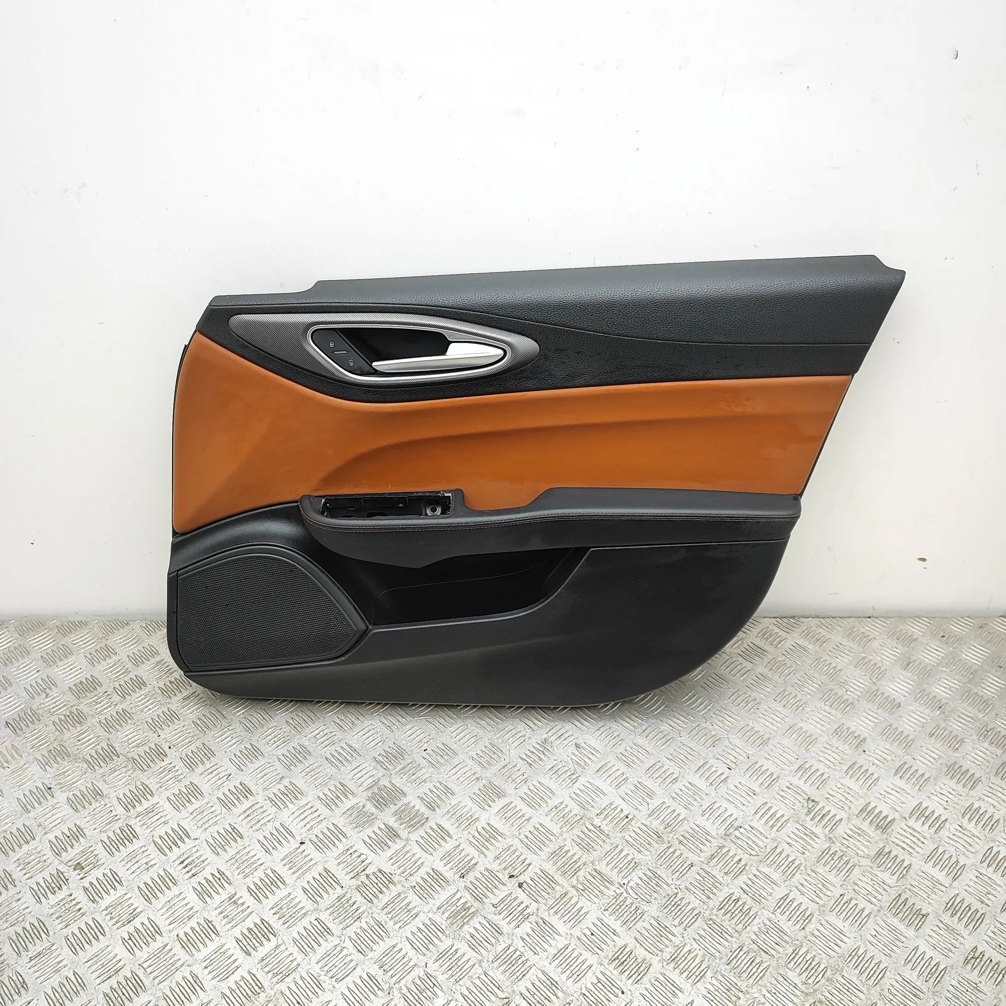 Alfa-Romeo Giulia (952) Front Right Door Panel Front Right Door Panel — ALFA ROMEO GIULIA (952...