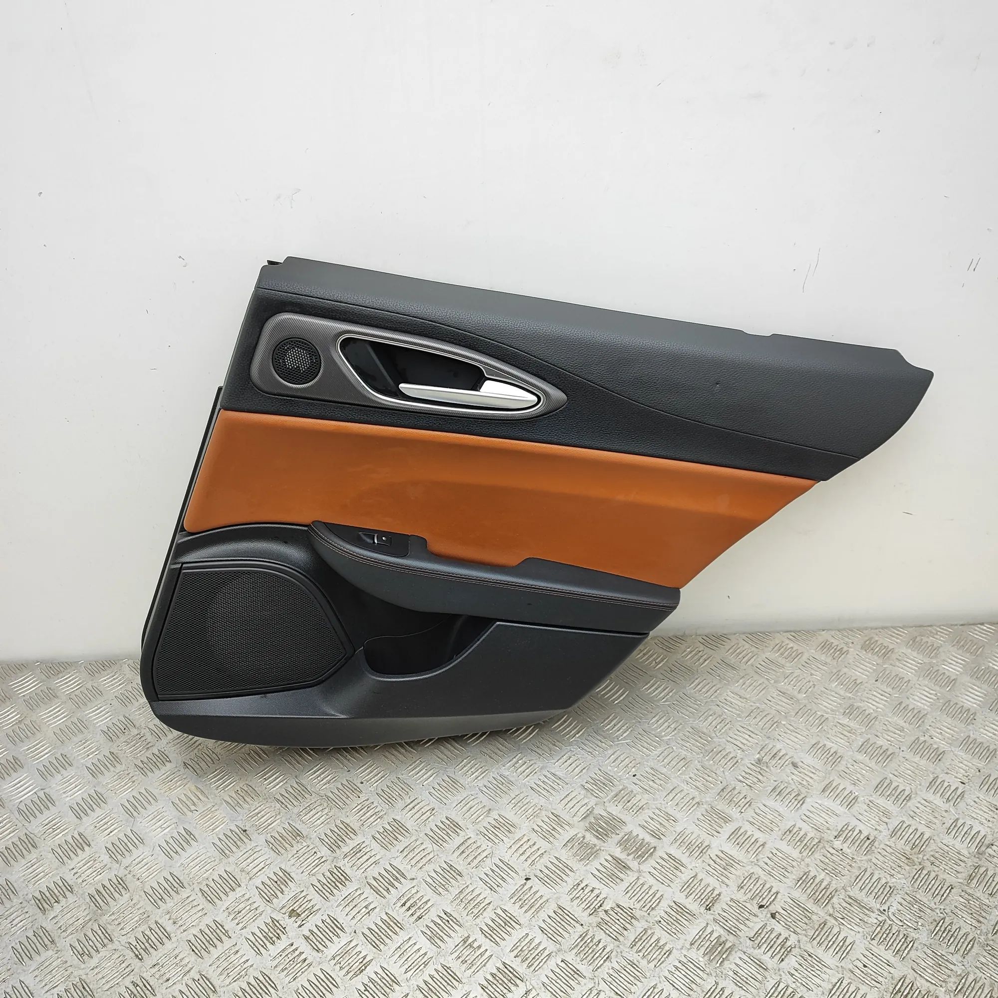 Alfa-Romeo Giulia (952) Rear Right Door Panel Rear Right Door Panel — ALFA ROMEO GIULIA (952_...