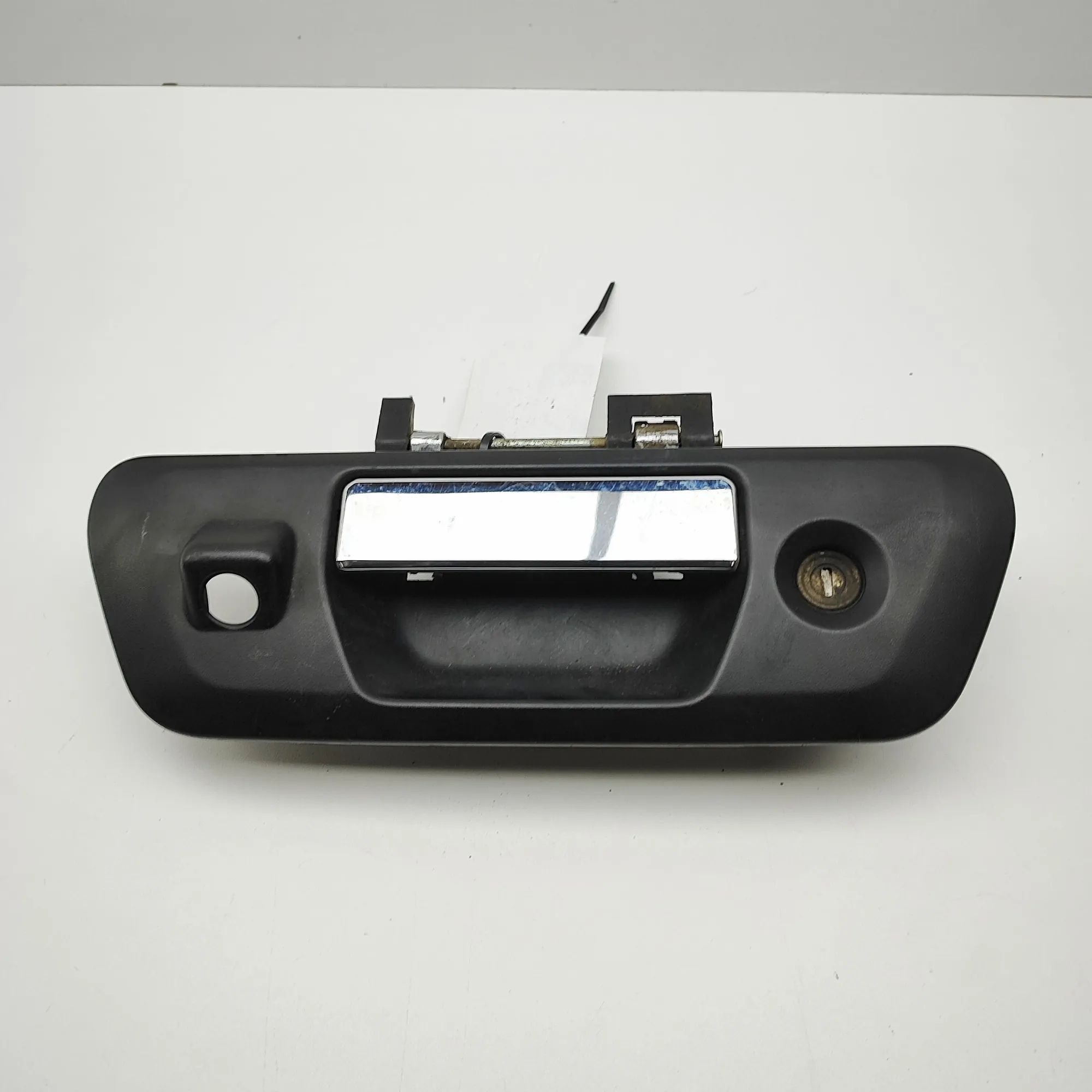 Nissan Navara (D23) Tailgate Handle Tailgate Handle — NISSAN NAVARA (Flatbed D23) (...
