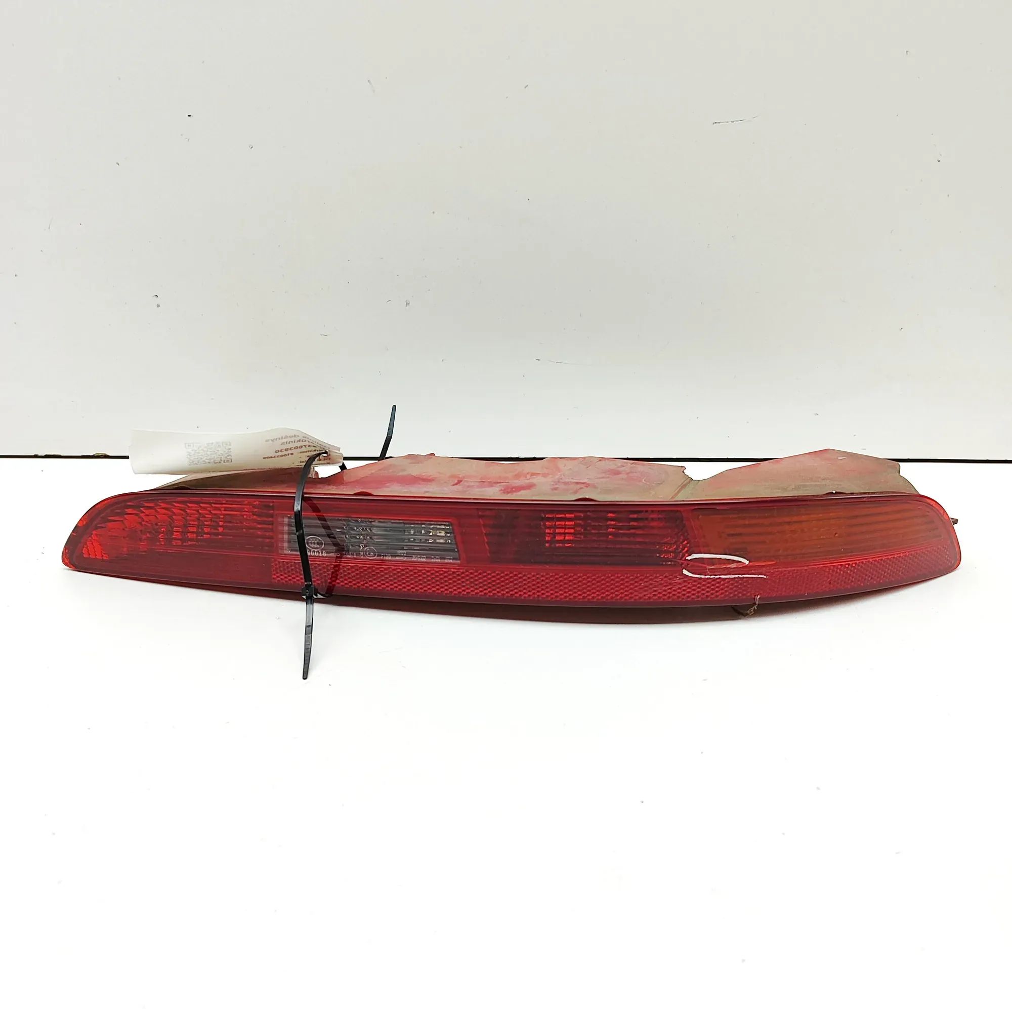 Audi Q3 (8U) Rear Right Fog Light Rear Right Fog Light — AUDI Q3 (8U) (2011-2018)...