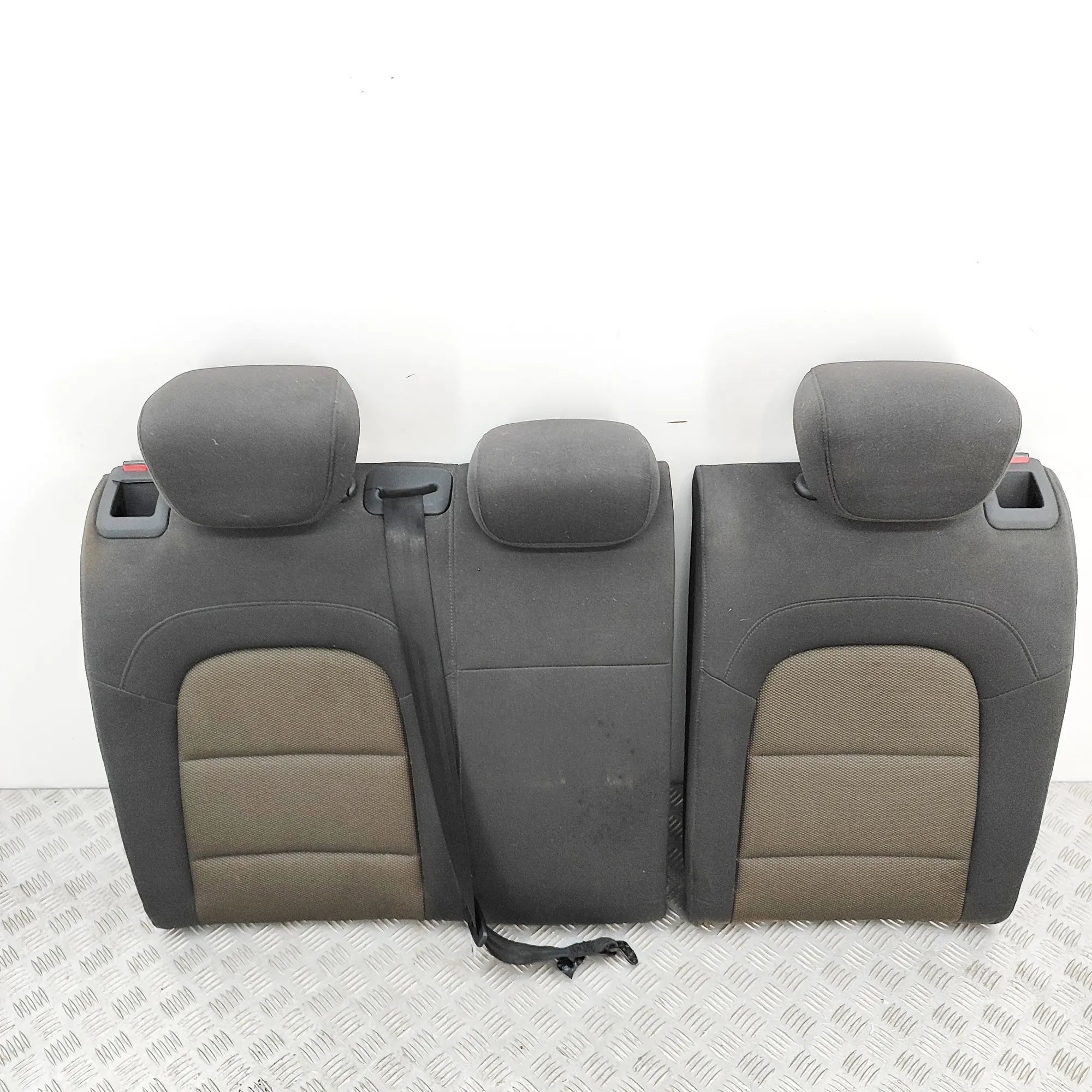 Audi Q3 (8U) Заднее сиденье Rear seat — AUDI Q3 (8U) (2011-2018) — 8P088550...