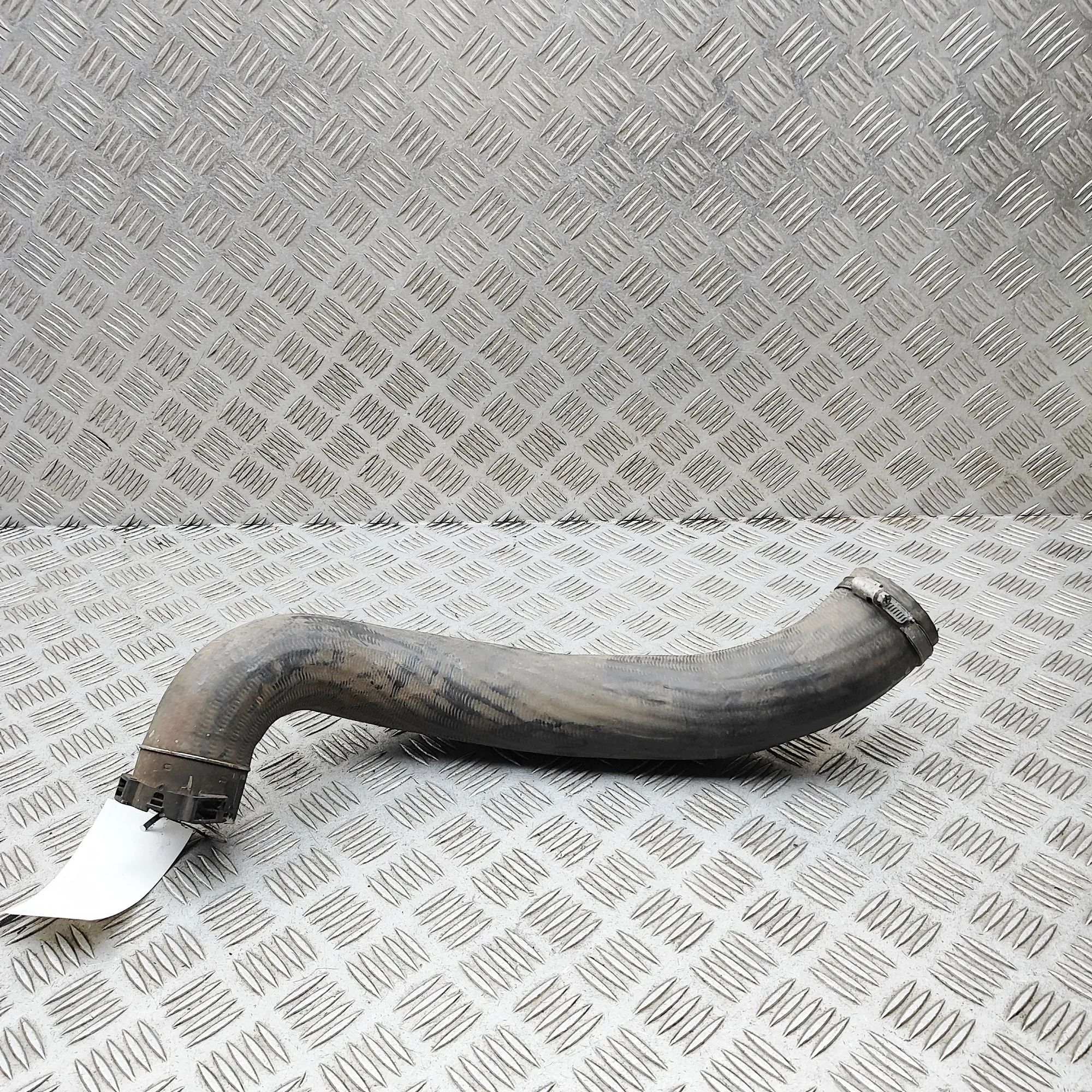 Volvo V40 Intercooler Hose Pipe Intercooler Hose Pipe — VOLVO V40 (Hatchback) (...