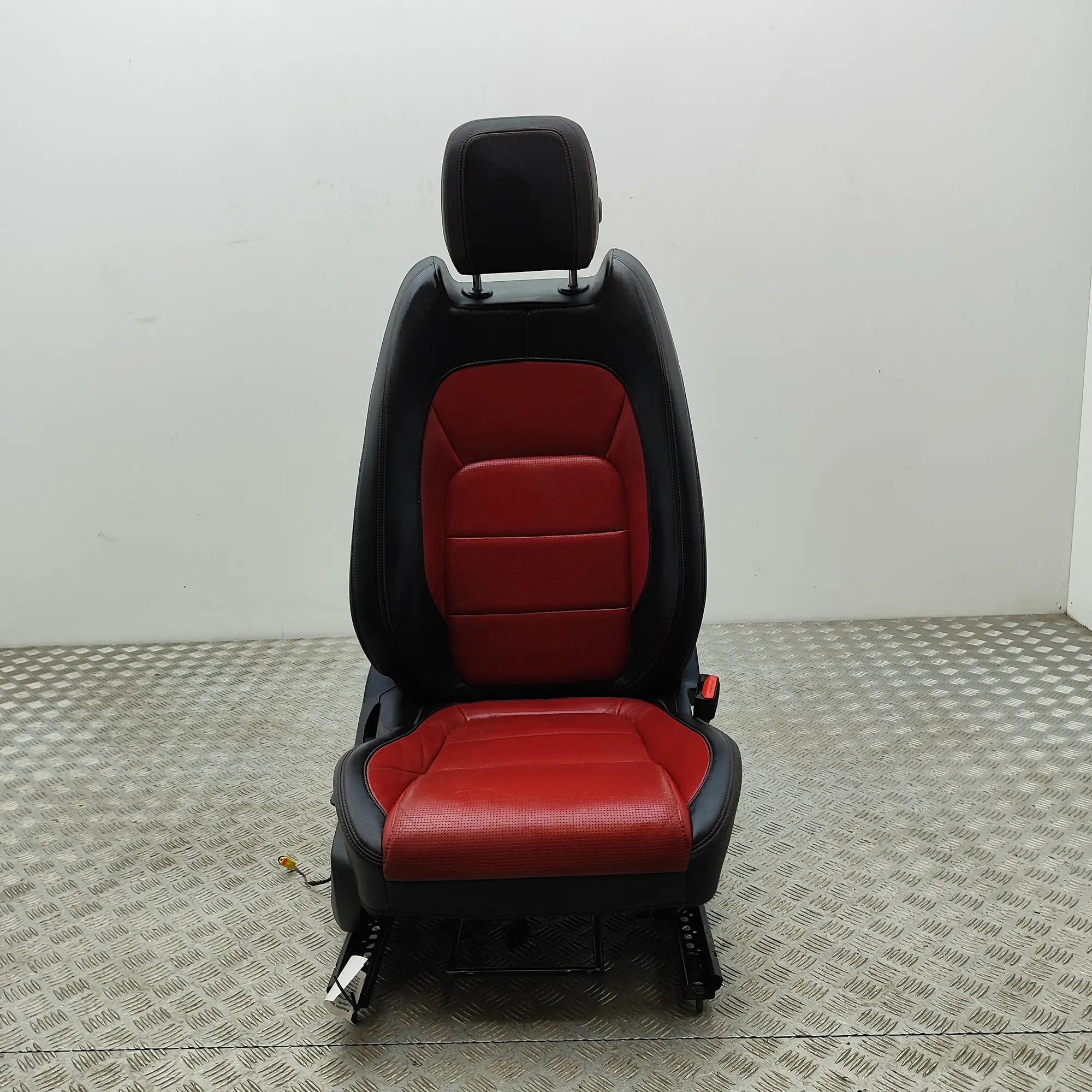 Jaguar XE Front Right Seat Front right seat — JAGUAR XE (X760) (2015-...) ...