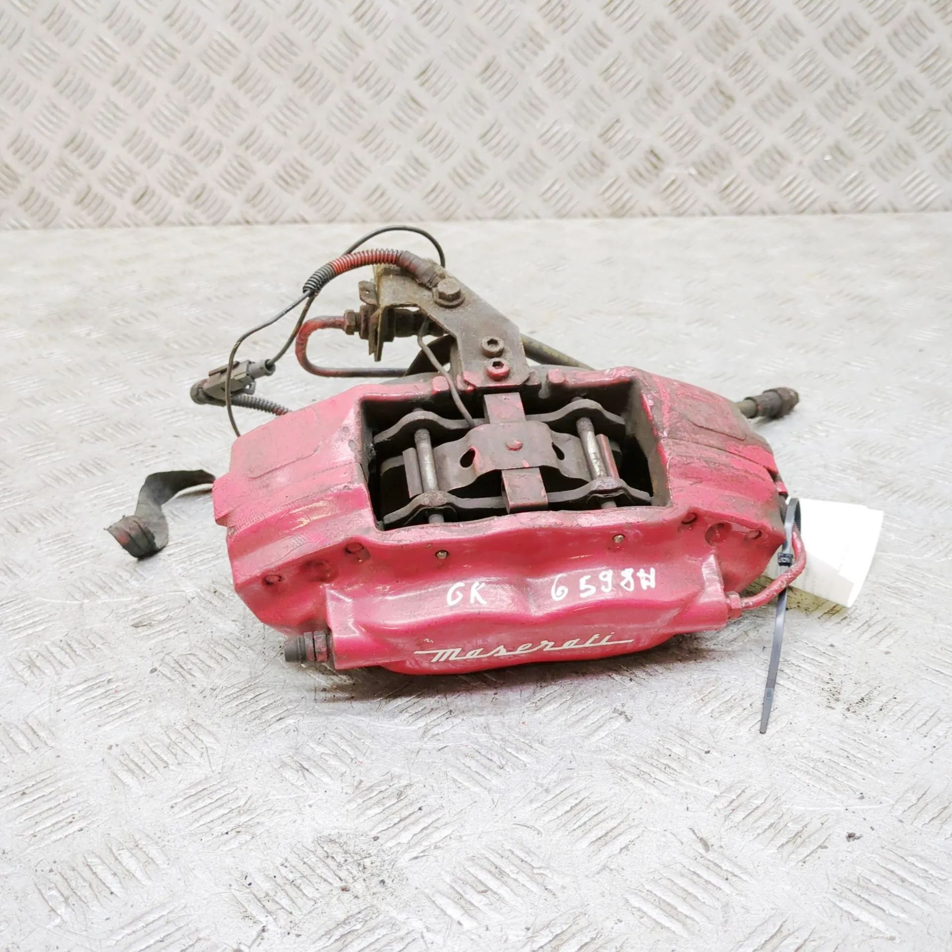 Maserati Ghibli Brake caliper — rear left Brake caliper — rear left — MASERATI GHIBLI (M1...