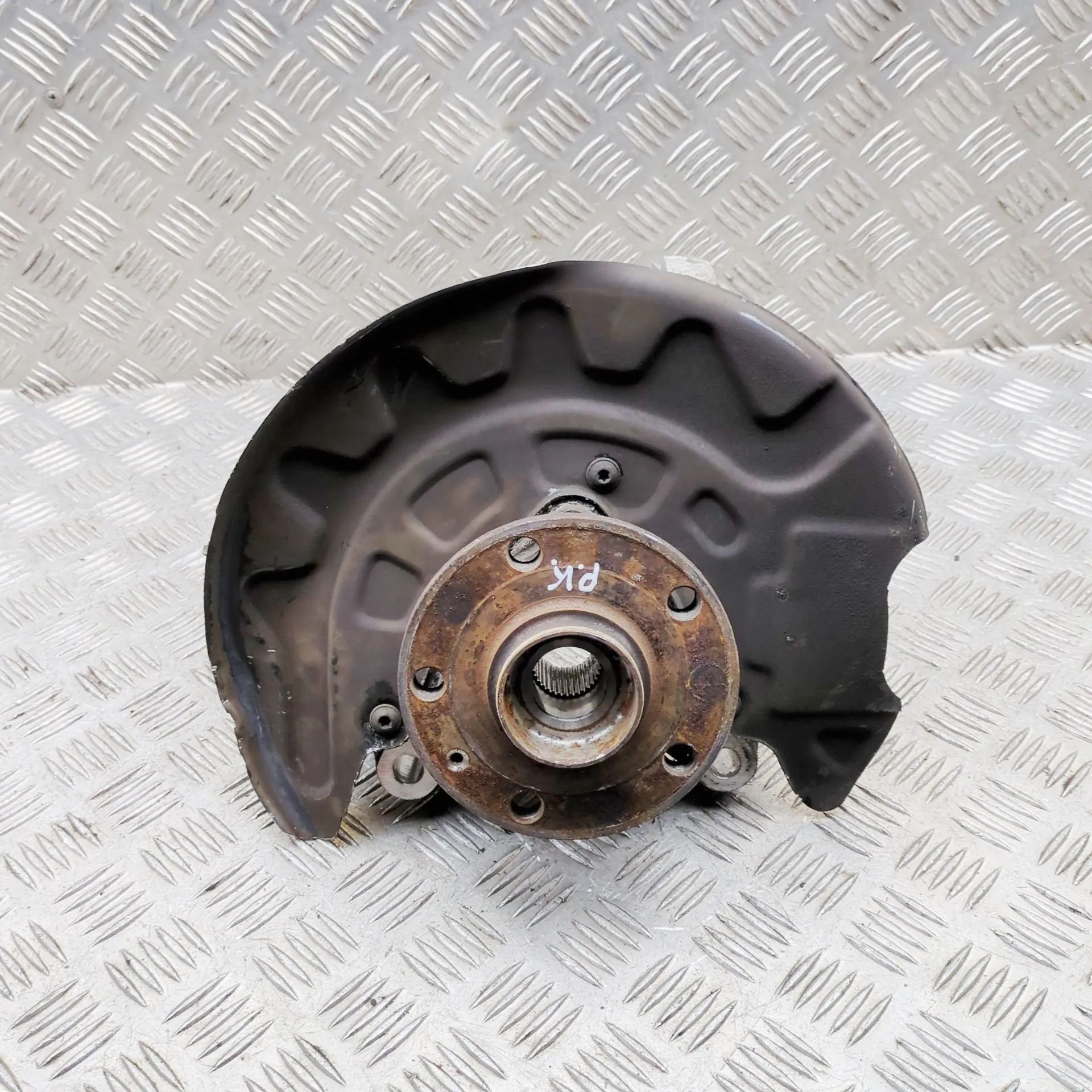 Volkswagen Arteon Front Left Wheel Hub Front Left Wheel Hub — VW ARTEON (3H7) (2017-.....