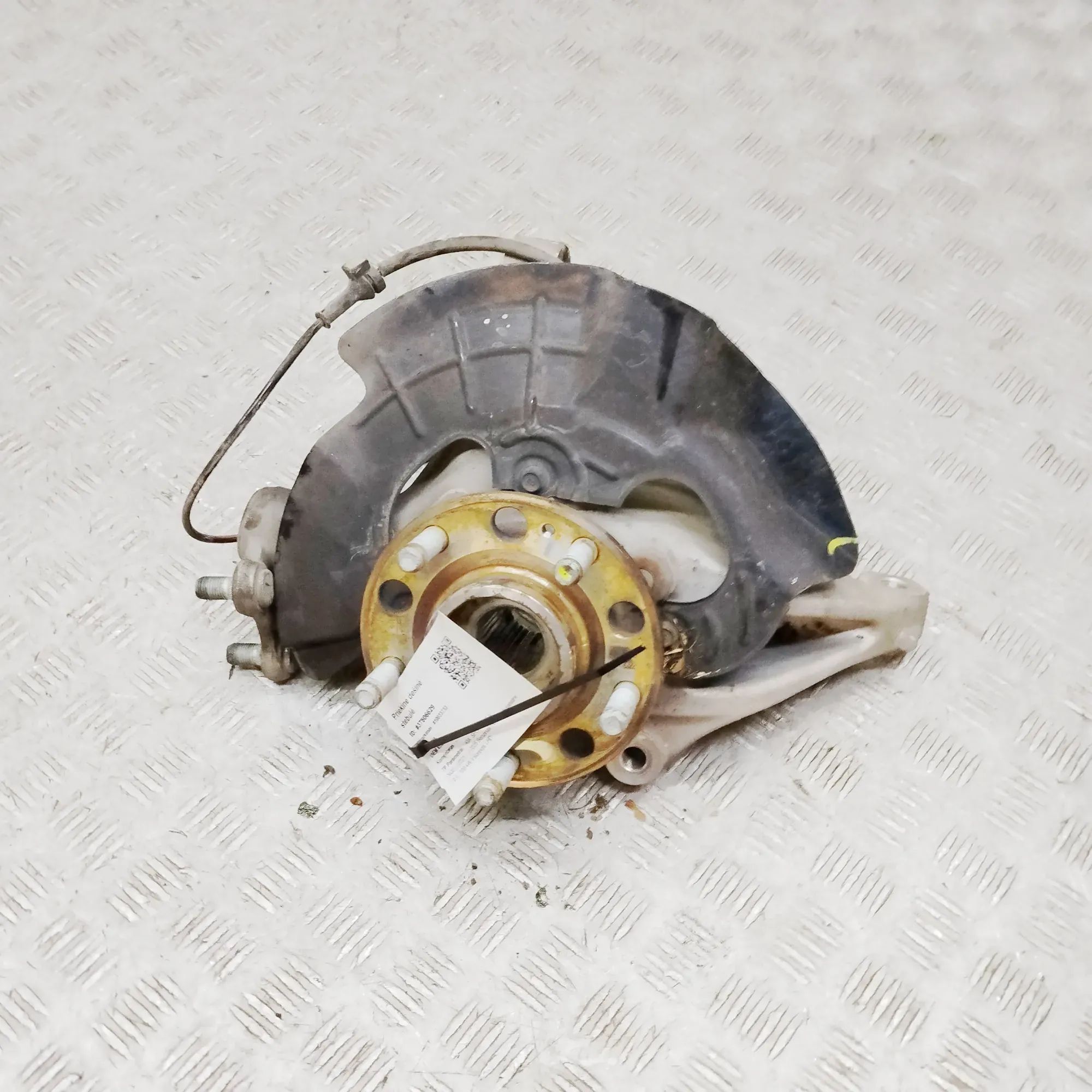 Kia Sportage Front Right Wheel Hub Front Right Wheel Hub — KIA SPORTAGE (V NQ5) (2...
