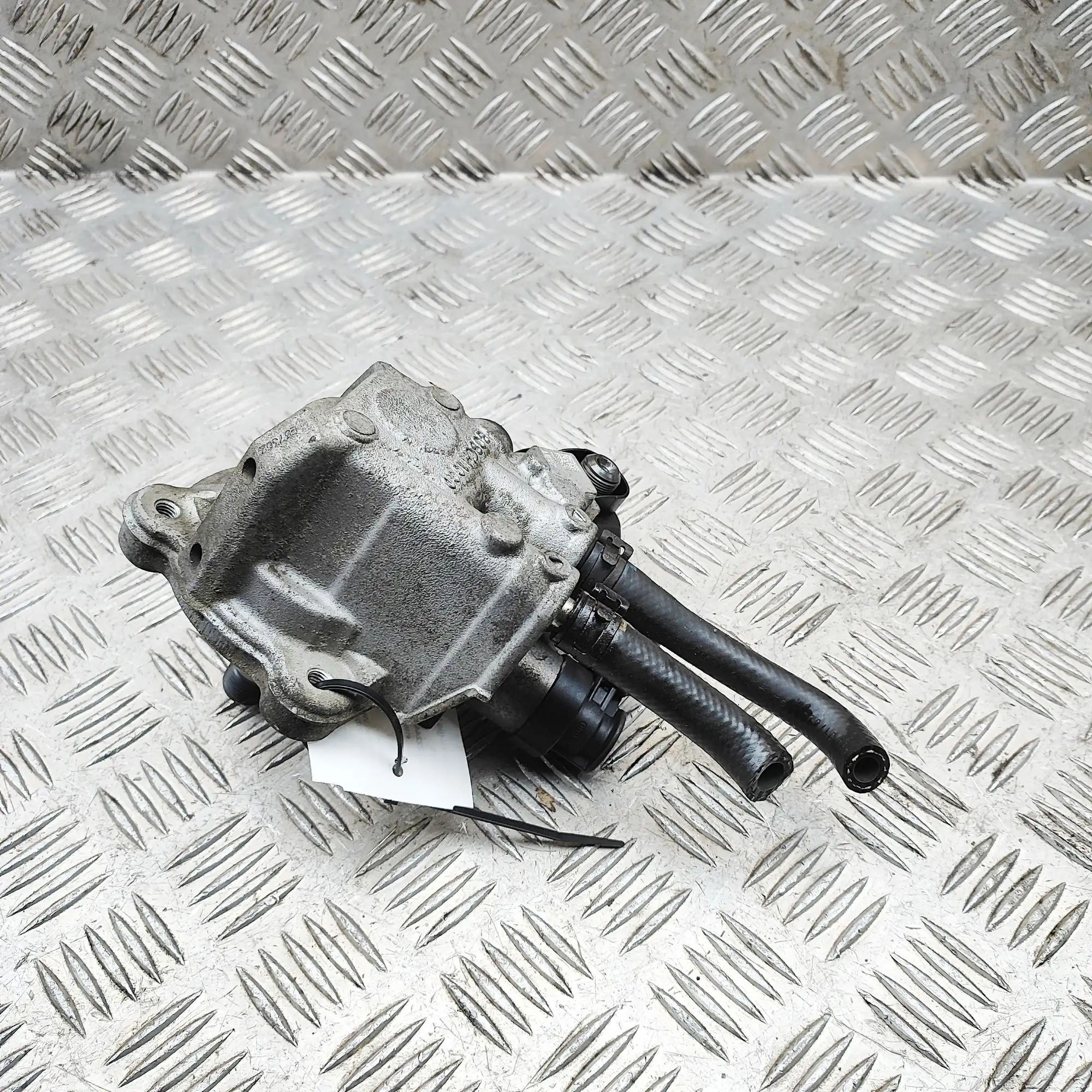 Volkswagen Amarok polttoainepumppu Fuel pump — VW AMAROK (2H_, S1B) (2010-2022) — ...