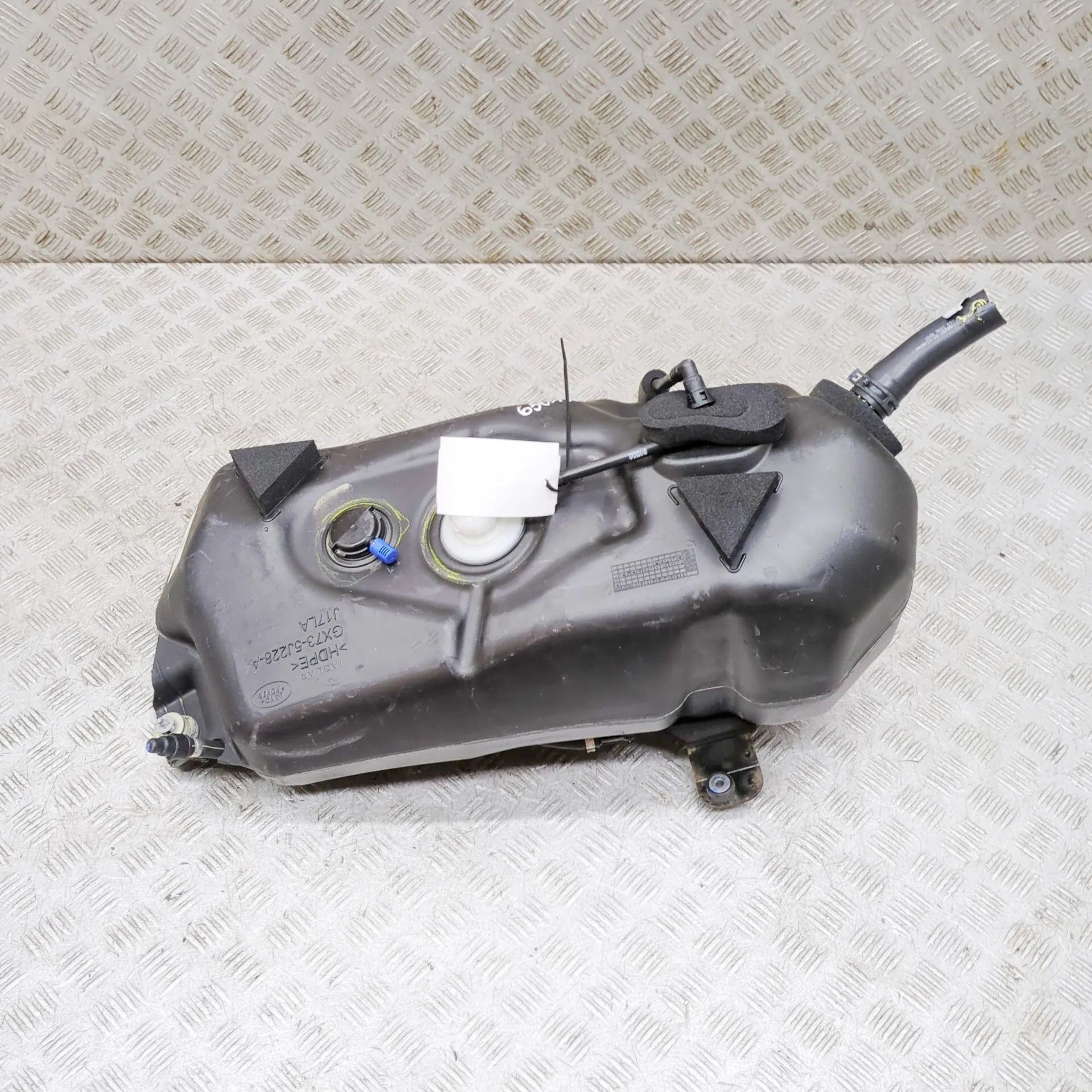 Jaguar XE Adblue säiliö AdBlue tank — JAGUAR XE (X760) (2015-...) — GX7...
