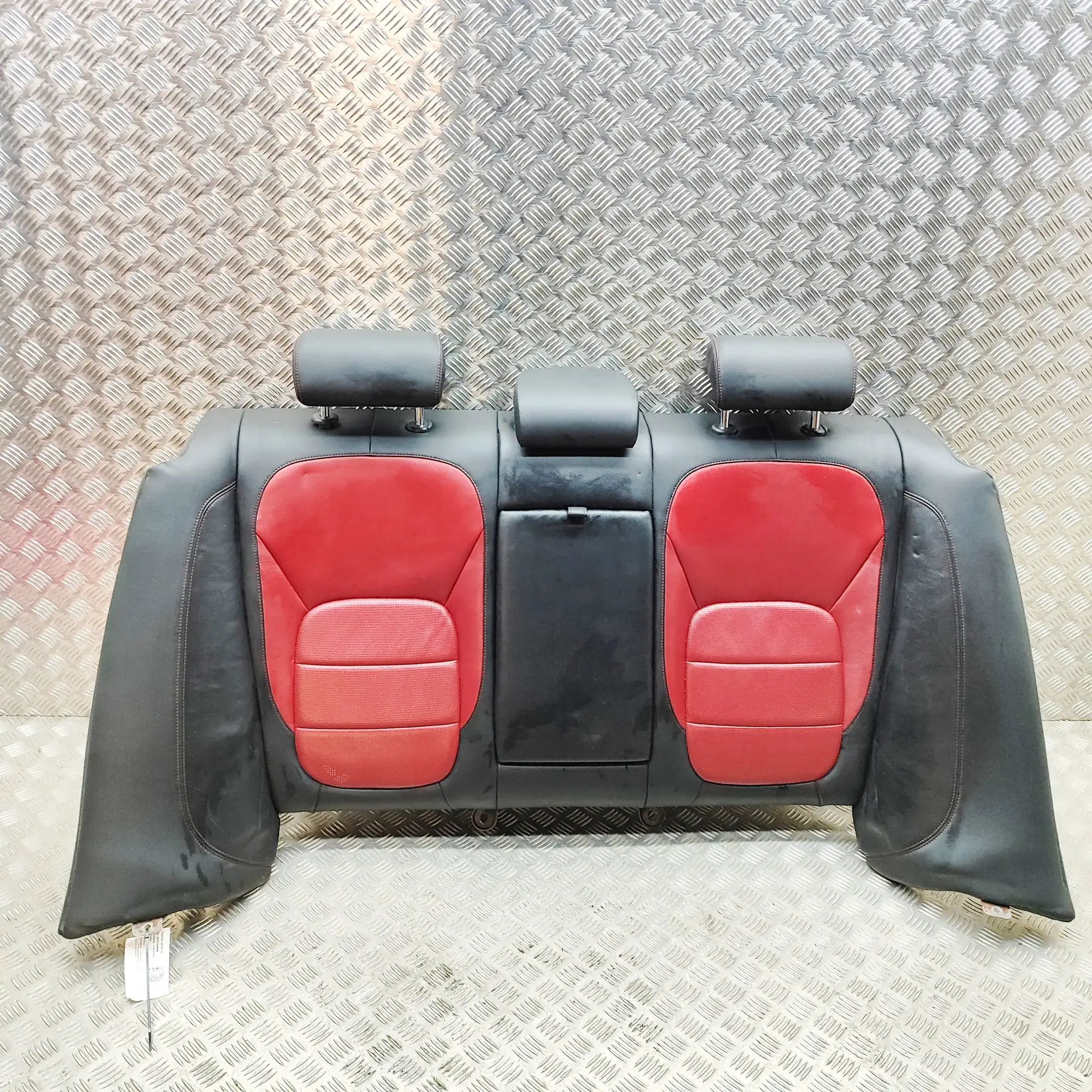 Jaguar XE Takapenkki Rear seat — JAGUAR XE (X760) (2015-...) — GX73-...