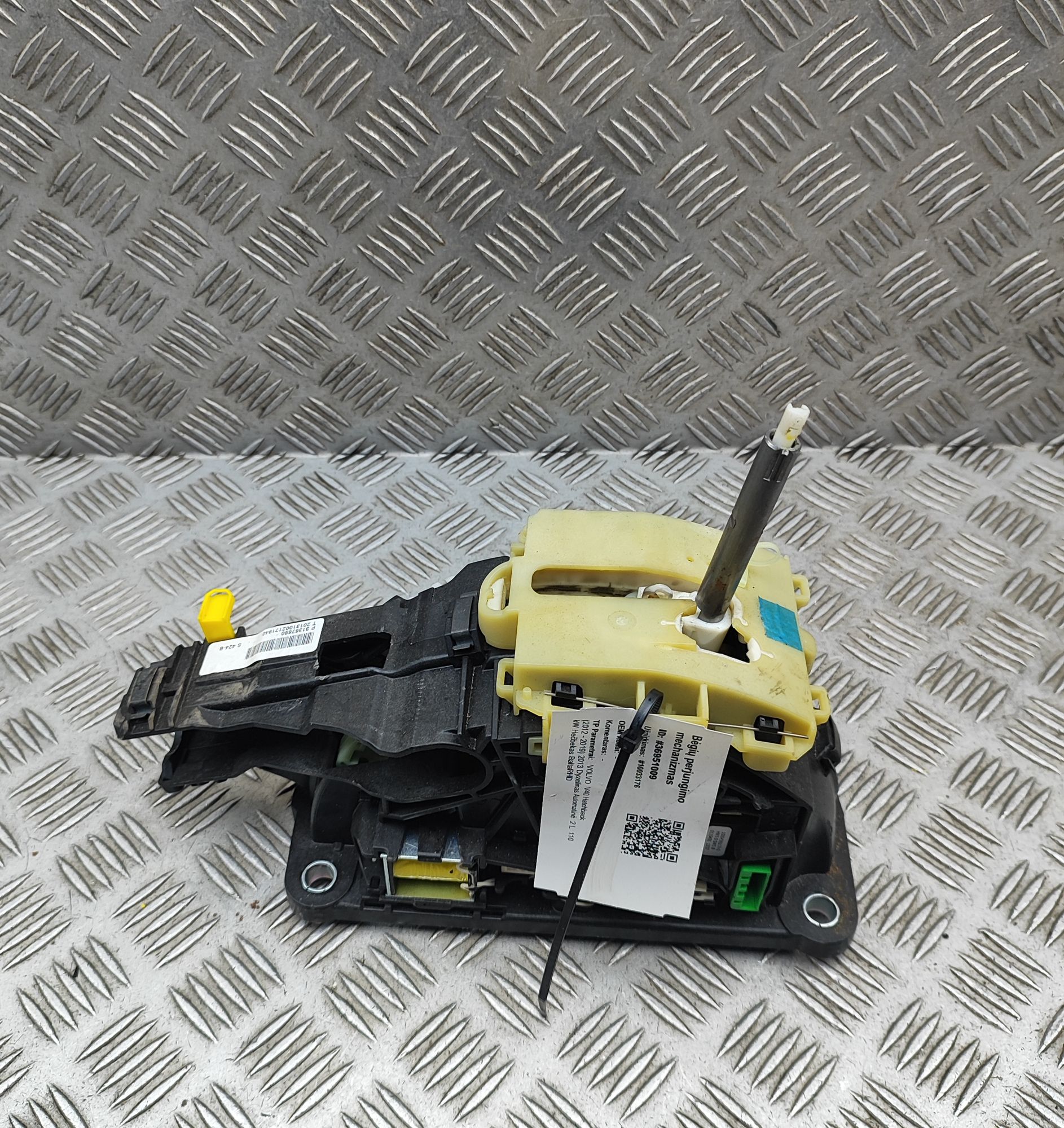 Volvo V40 Gear Shifting Mechanism Gear Shifting Mechanism — VOLVO V40 (Hatchback)...