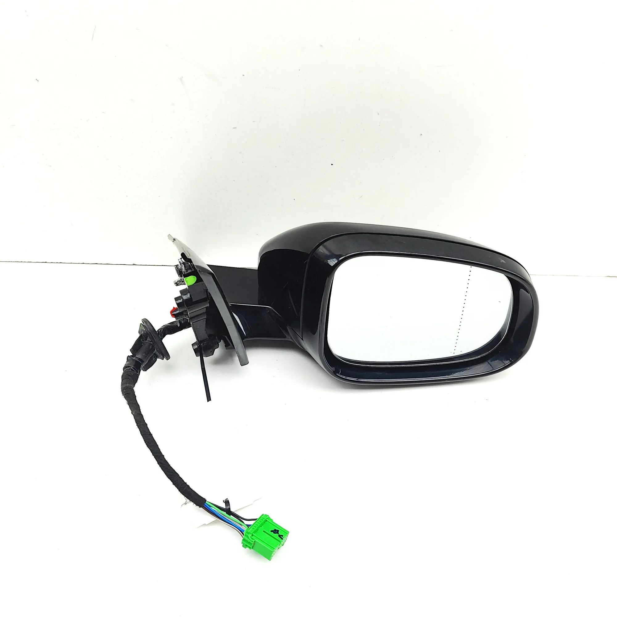 Volvo V40 Right Side Wing Mirror Right Side Wing Mirror — VOLVO V40 (Hatchback) ...